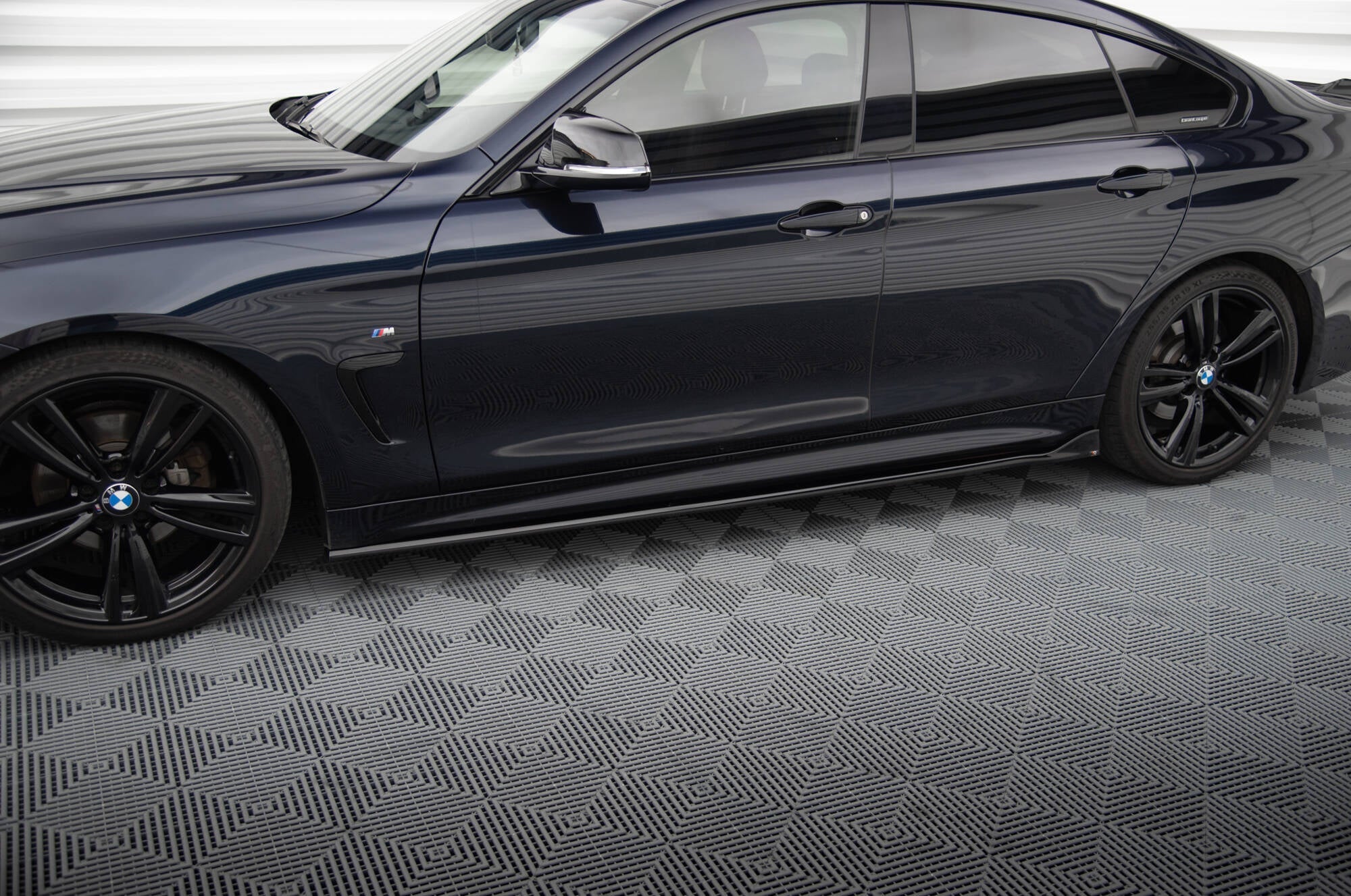 Maxton Design - Seitenschweller V.3 Ansatz für für BMW 4er Coupe / Gran Coupe / Cabrio M - Paket F32 / F36 / F33 - Aerowerk.