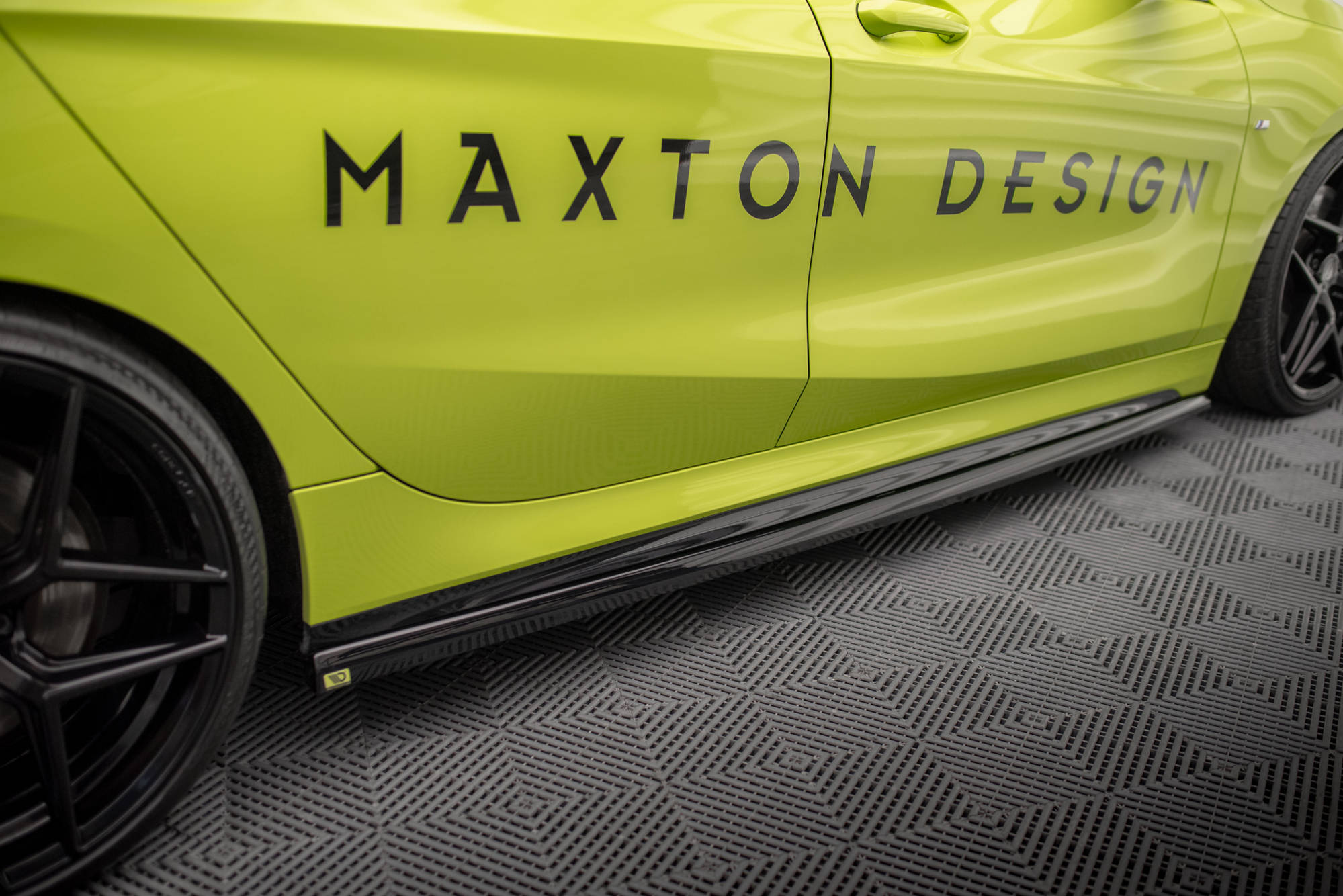 Maxton Design - Seitenschweller V.4 Ansatz für BMW 1er M - Paket/ M135i / 128ti F40 - Aerowerk.