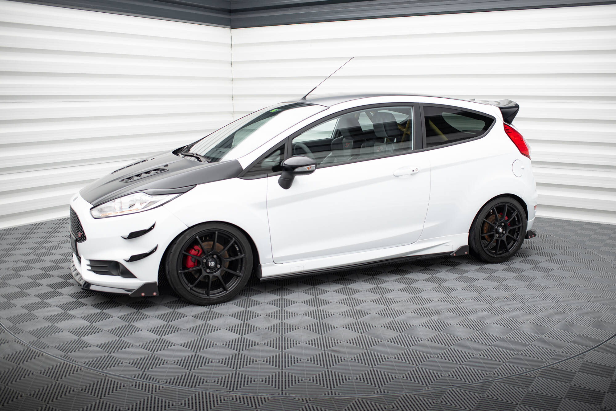 Maxton Design - Seitenschweller V4 Ansatz für + Flaps Ford Fiesta ST / ST - Line Mk7 - Aerowerk.