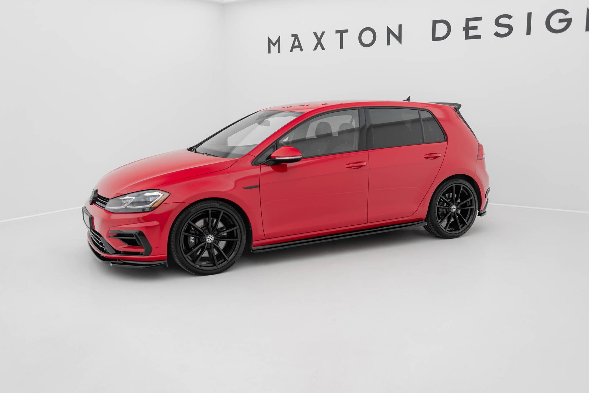 Maxton Design - Seitenschweller V4 Ansatz für VW Golf R / R - Line Mk7 Facelift - Aerowerk.
