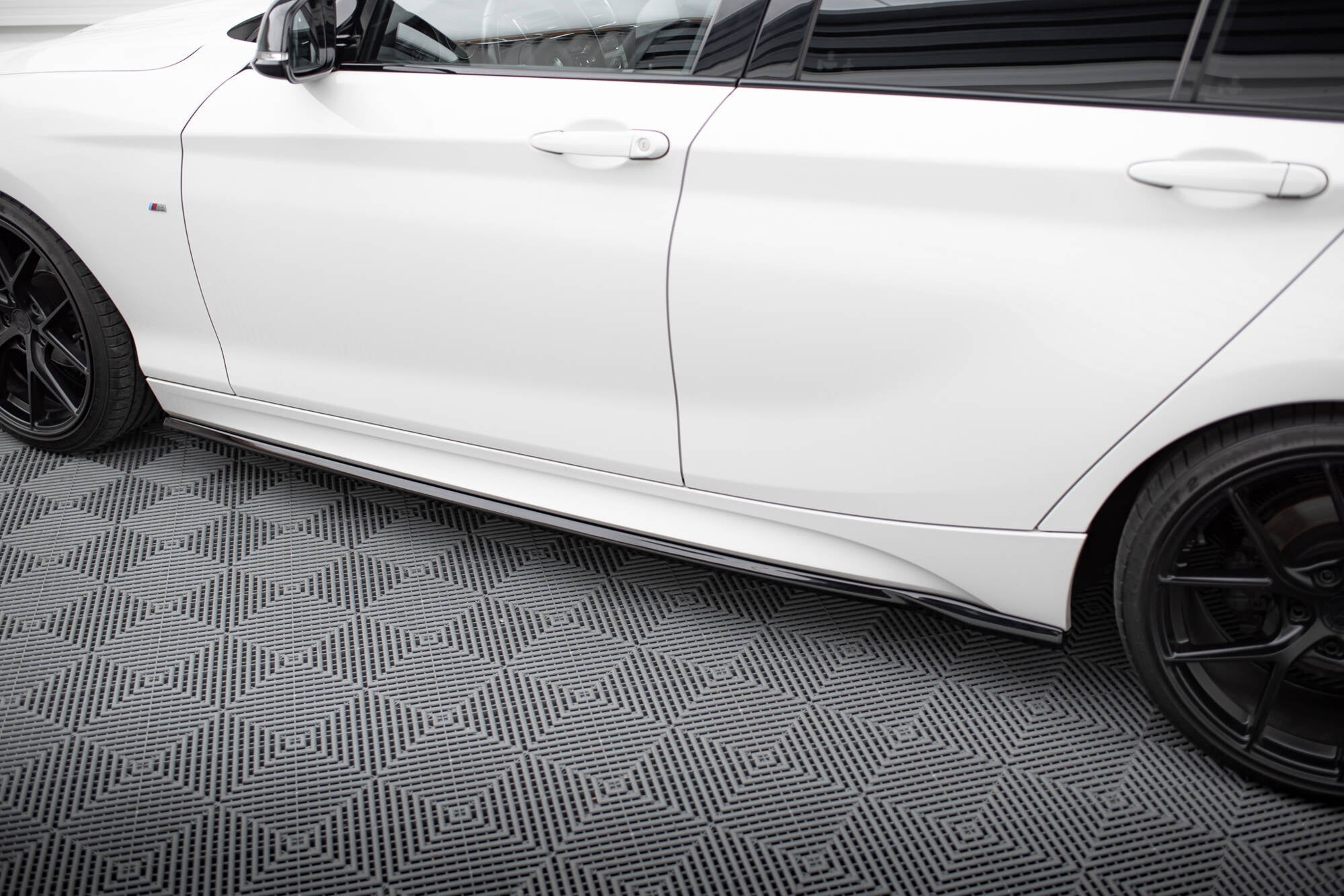 Maxton Design - Seitenschweller V.5 Ansatz für BMW 1er M - Paket / M140i F20 Facelift - Aerowerk.
