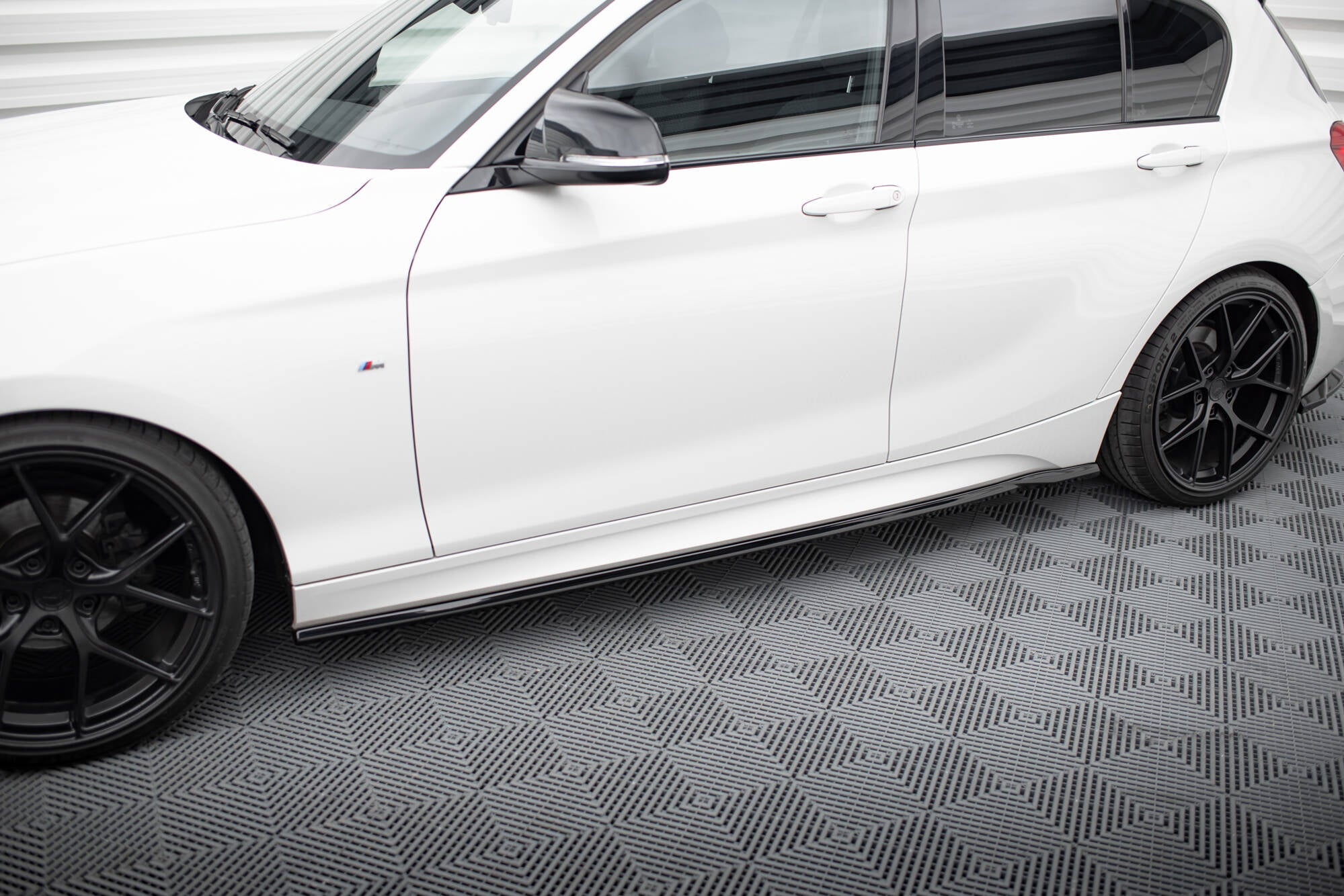 Maxton Design - Seitenschweller V.5 Ansatz für BMW 1er M - Paket / M140i F20 Facelift - Aerowerk.
