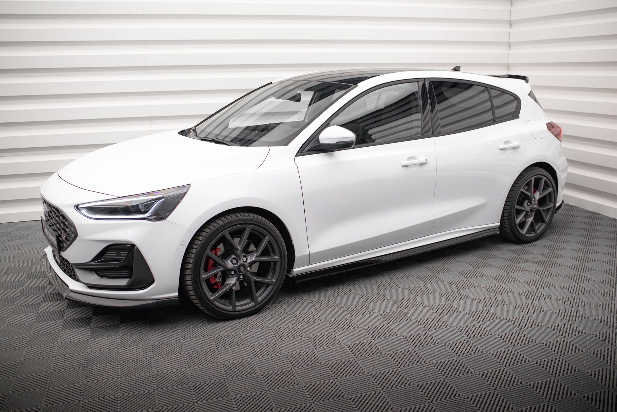 Maxton Design - Seitenschweller V5 Ansatz für Ford Focus ST / ST - Line Mk4 Facelift - Aerowerk.