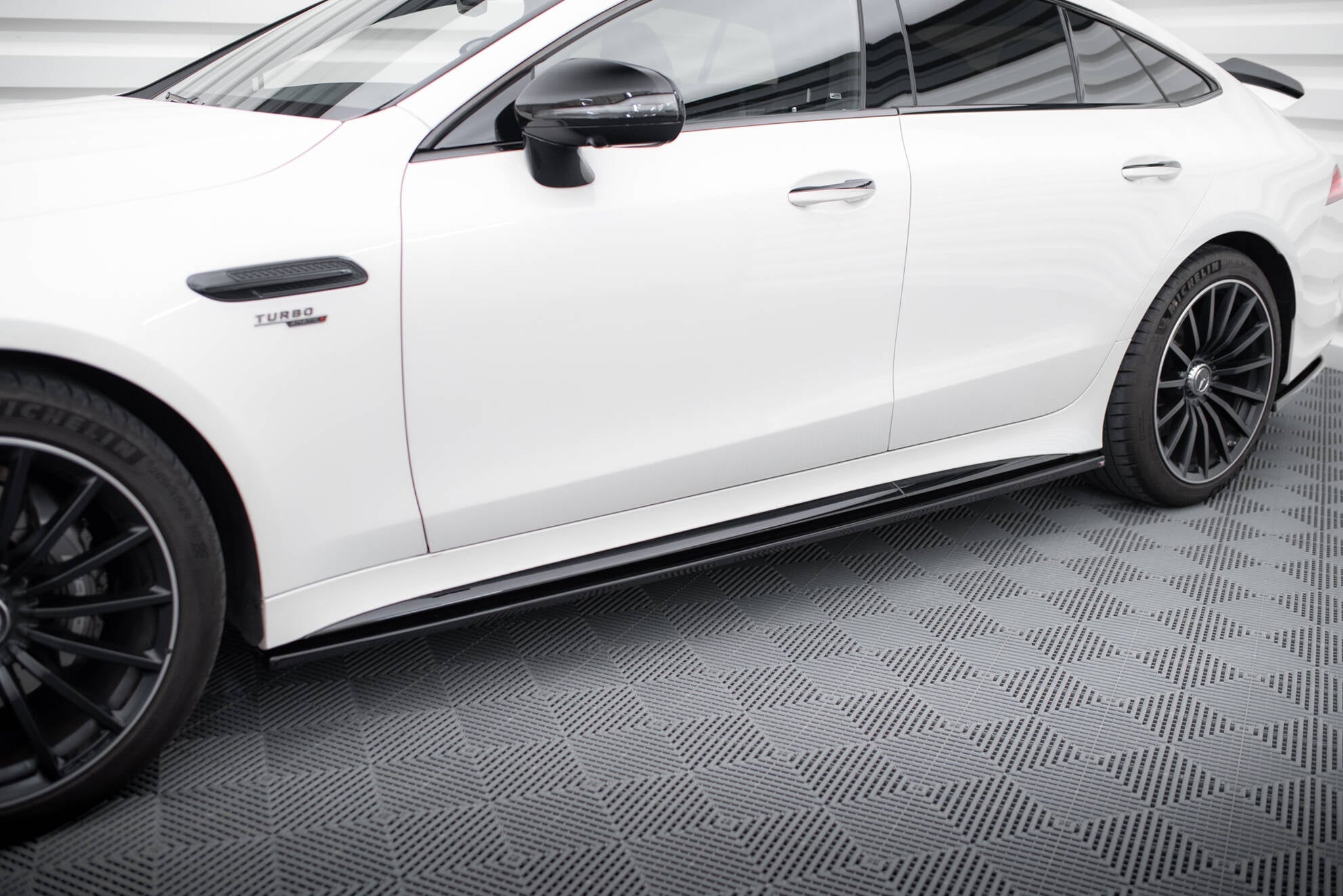 Maxton Design - Seitenschweller V8 Ansatz für Mercedes - AMG GT 43 4 Door Coupe Styling Package - Aerowerk.