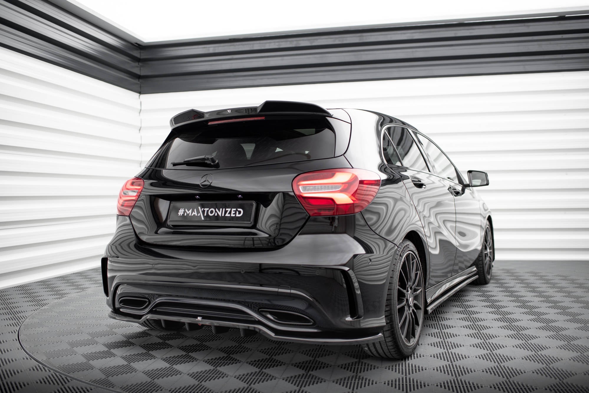 Maxton Design - Spoiler 3D für Mercedes - Benz A AMG - Line W176 Facelift - Aerowerk.
