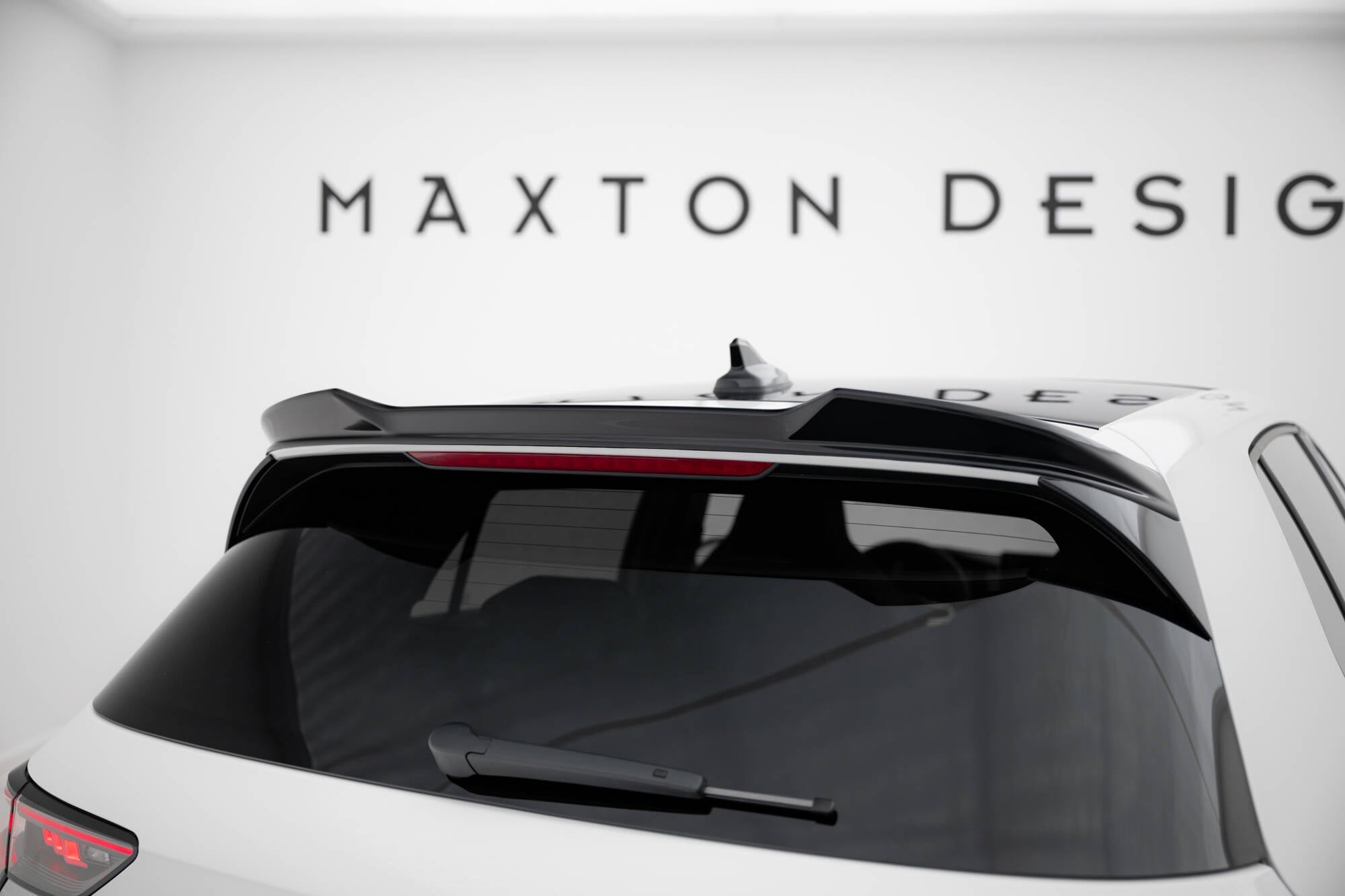 Maxton Design - Spoiler 3D für VW Golf GTI / GTE / GTD / R - Line / R Mk8 - Aerowerk.