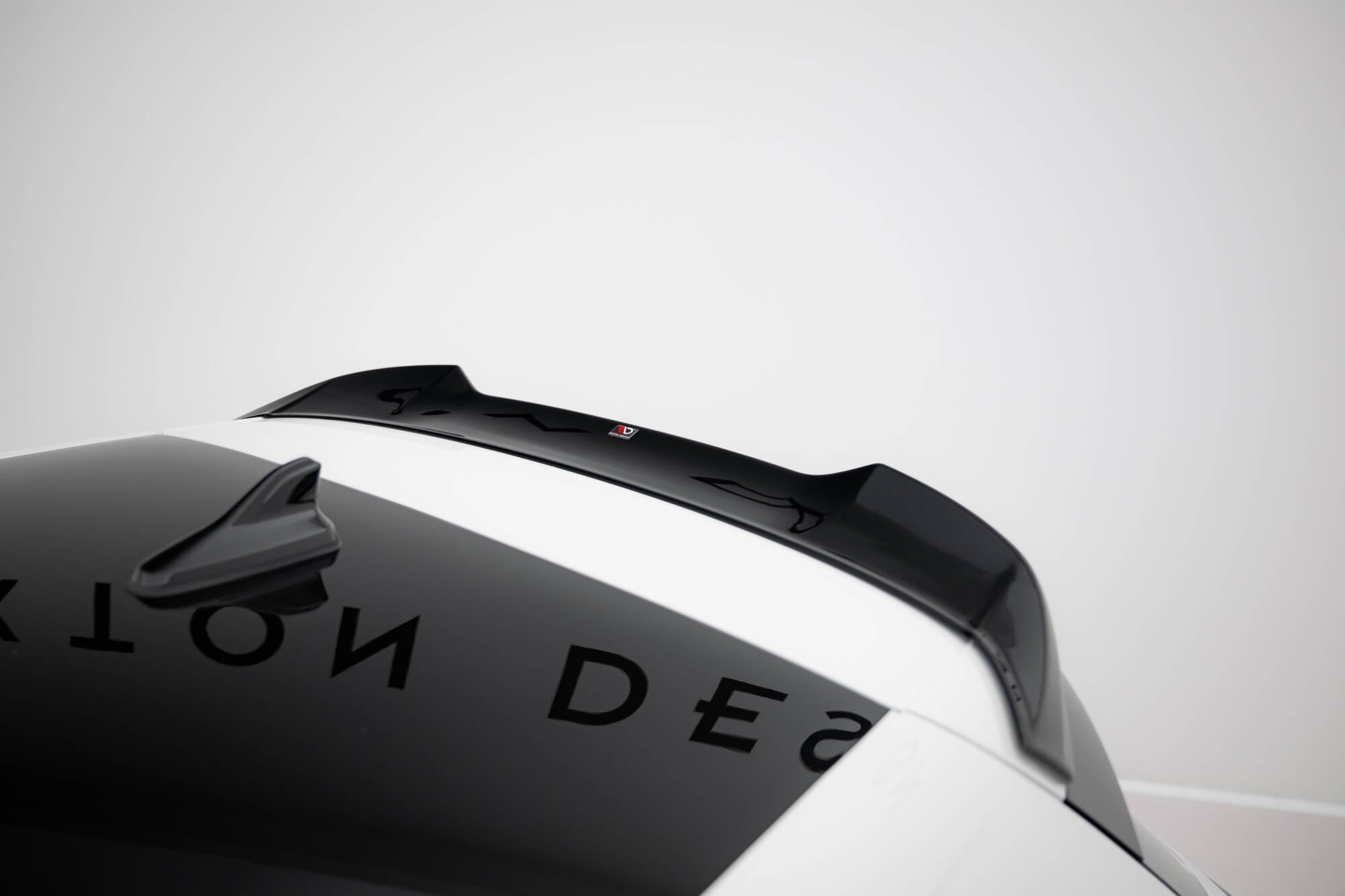 Maxton Design - Spoiler 3D für VW Golf GTI / GTE / GTD / R - Line / R Mk8 - Aerowerk.