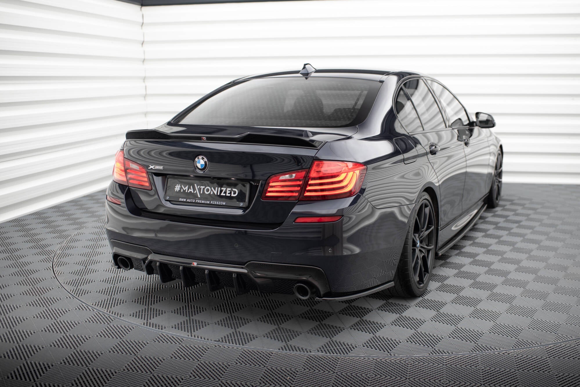 Maxton Design - Spoiler CAP 3D für BMW 5er M - Paket F10 - Aerowerk.