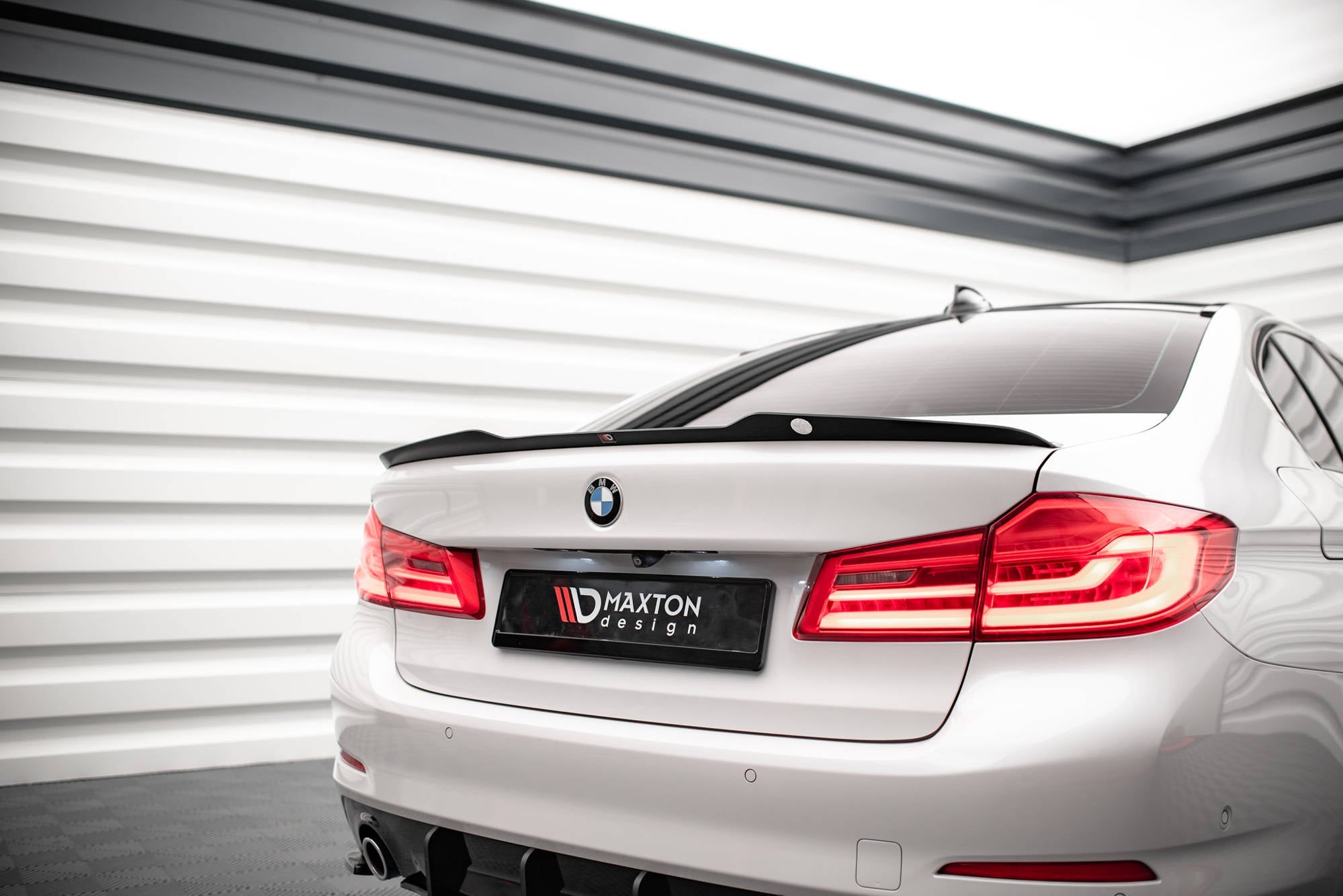 Maxton Design - Spoiler CAP V.1 für BMW 5er Limousine G30 - Aerowerk.