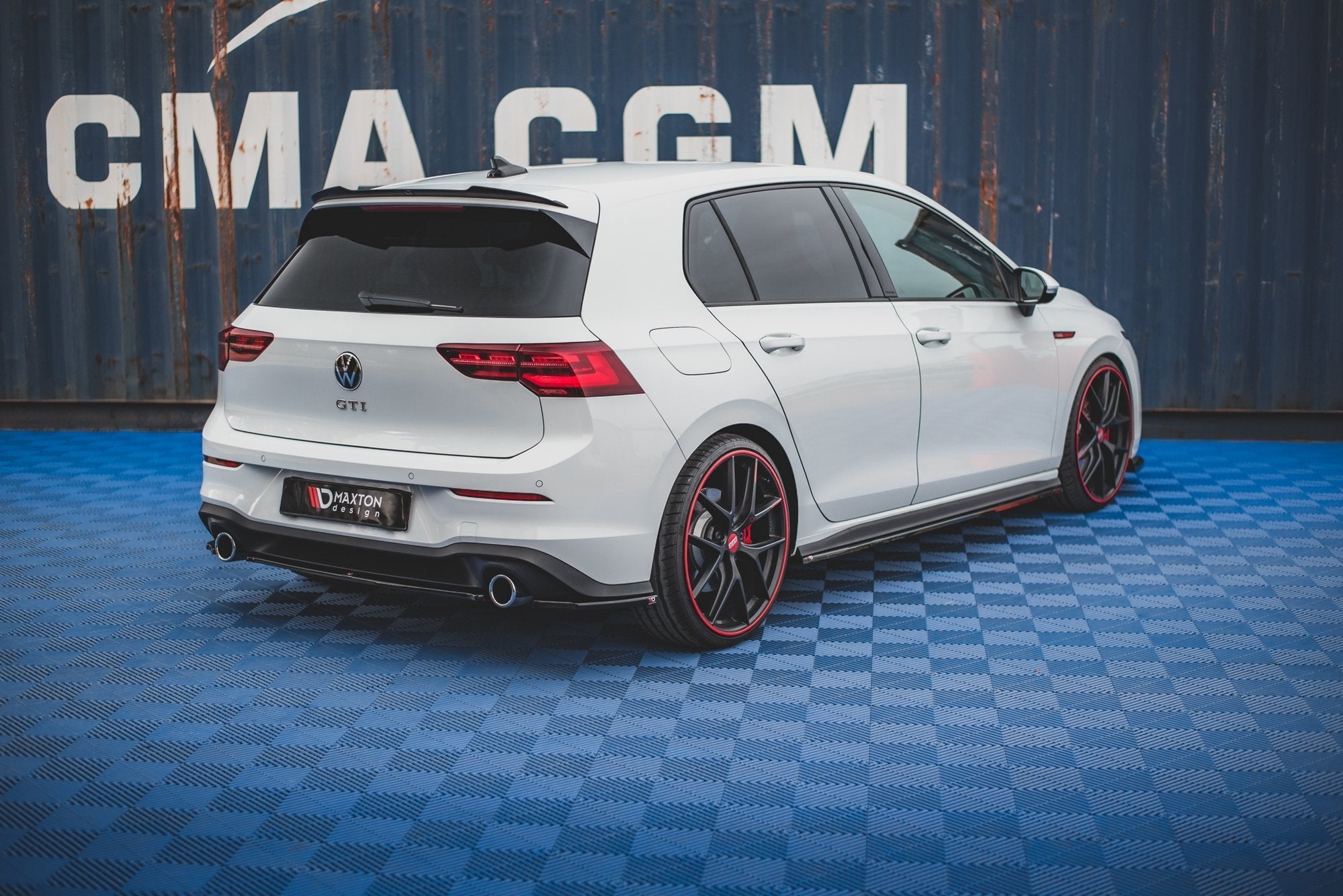 Maxton Design - Spoiler V1 für VW Golf GTI / GTE / GTD / R - Line / R Mk8 - Aerowerk.