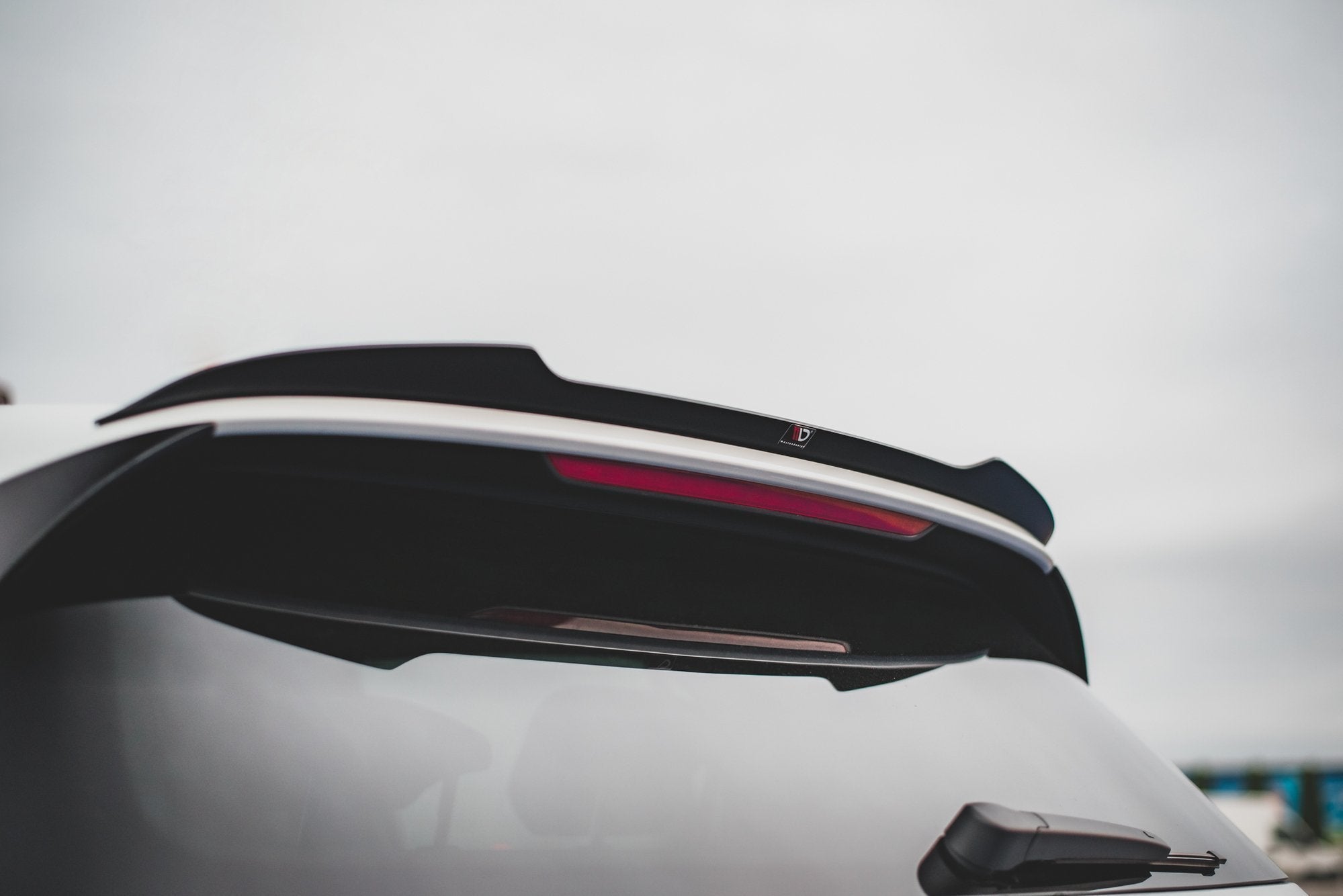 Maxton Design - Spoiler V1 für VW Golf GTI / GTE / GTD / R - Line / R Mk8 - Aerowerk.