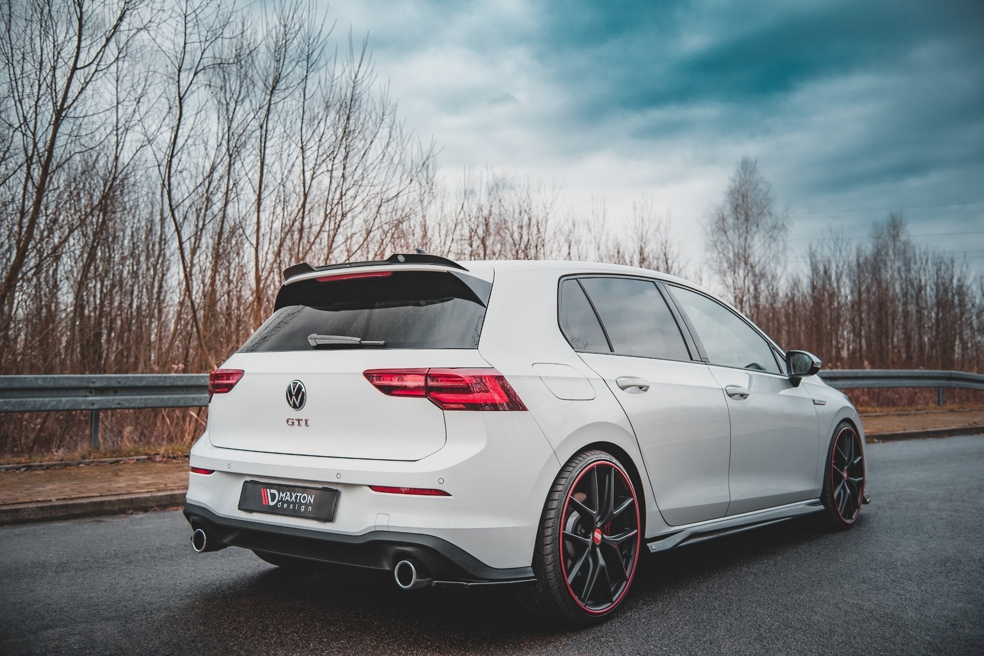 Maxton Design - Spoiler V2 für VW Golf GTI / GTE / GTD / R - Line / R Mk8 - Aerowerk.
