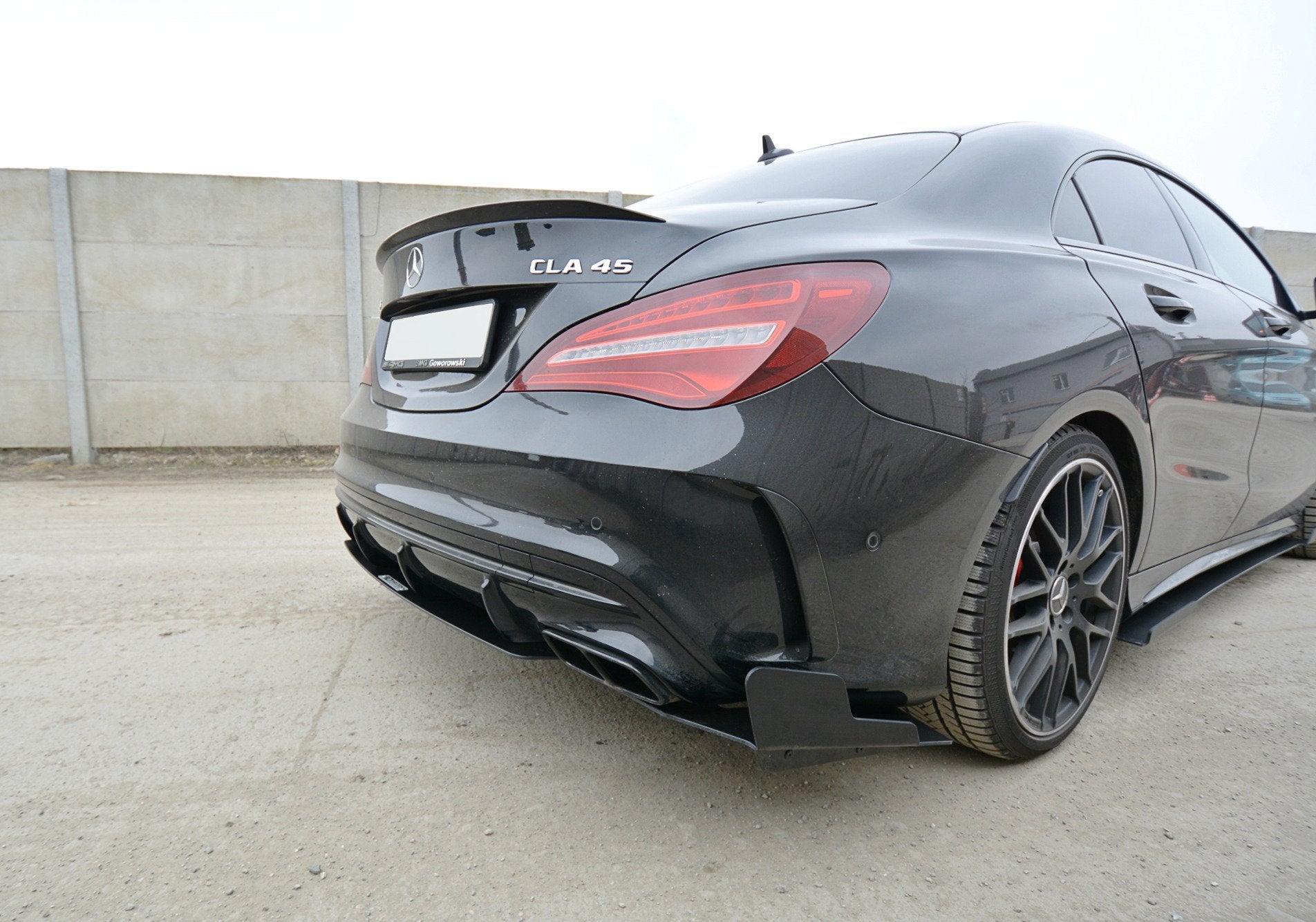 Maxton Design - SPORT Heck Ansatz Flaps Diffusor für Mercedes CLA A45 AMG C117 Facelift - Aerowerk.