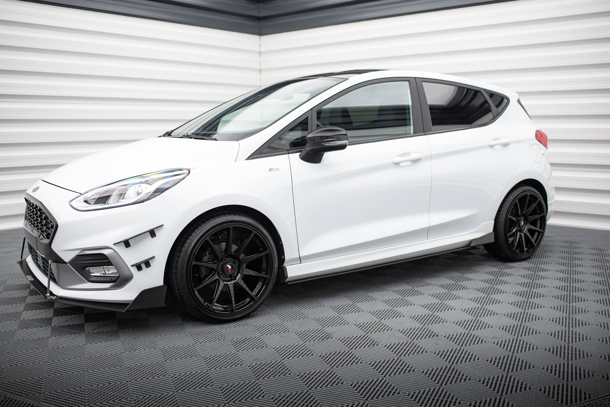 Maxton Design - Sport Seitenschweller V1 Ansatz für für Ford Fiesta Mk8 ST / ST - Line - Aerowerk.