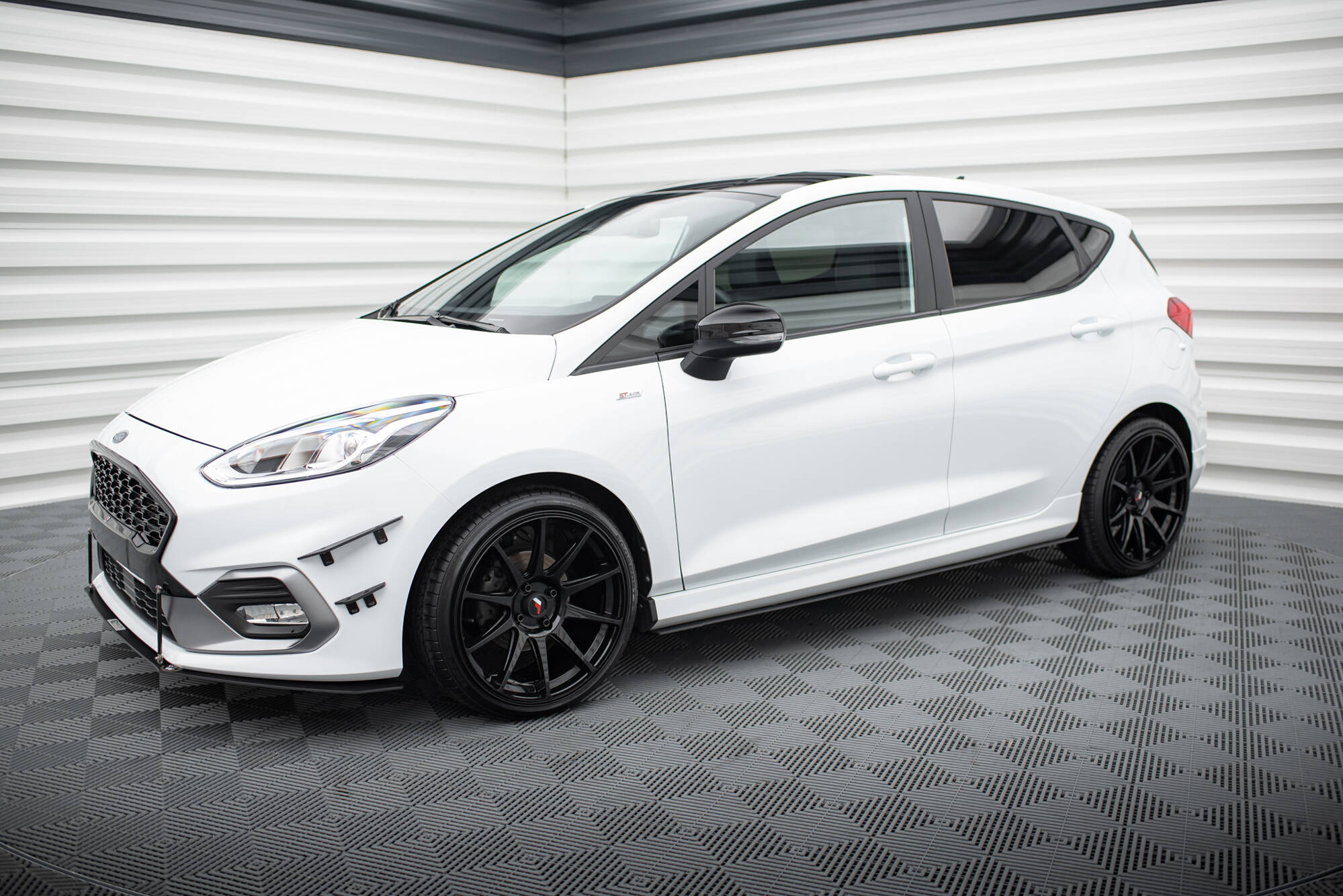 Maxton Design - Sport Seitenschweller V2 Ansatz für Ford Fiesta Mk8 ST / ST - Line - Aerowerk.