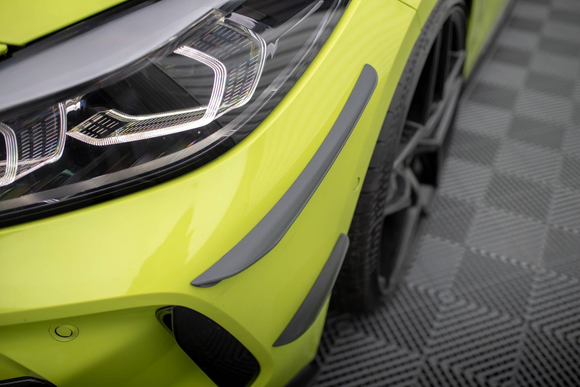 Maxton Design - Stoßstangen Flaps Wings vorne Canards für BMW 1er M - Paket / M135i / 128ti F40 - Aerowerk.