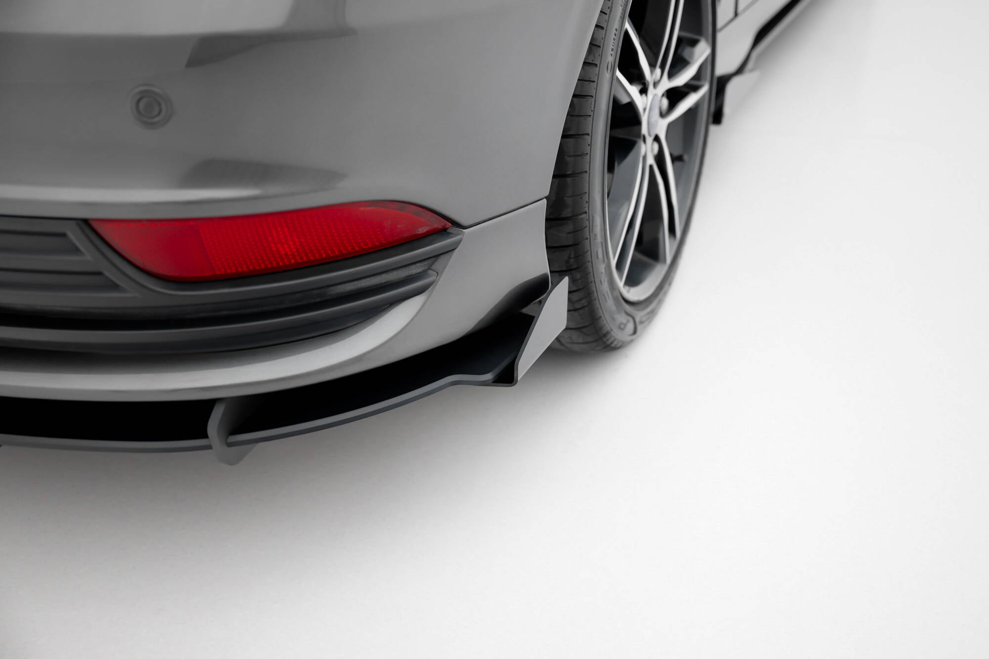 Maxton Design - Street Pro Diffusor + Flaps für Ford Focus ST Mk3 Facelift - Aerowerk.