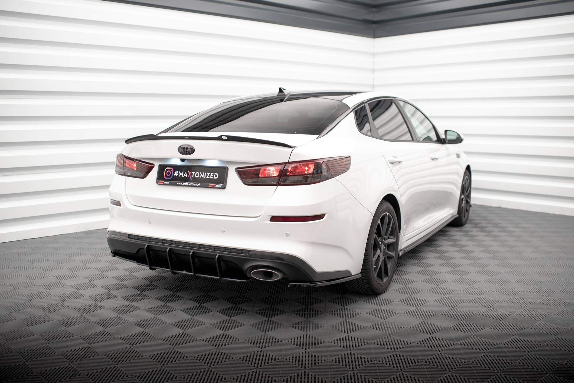 Maxton Design - Street Pro Diffusor für Kia Optima Mk4 Facelift - Aerowerk.