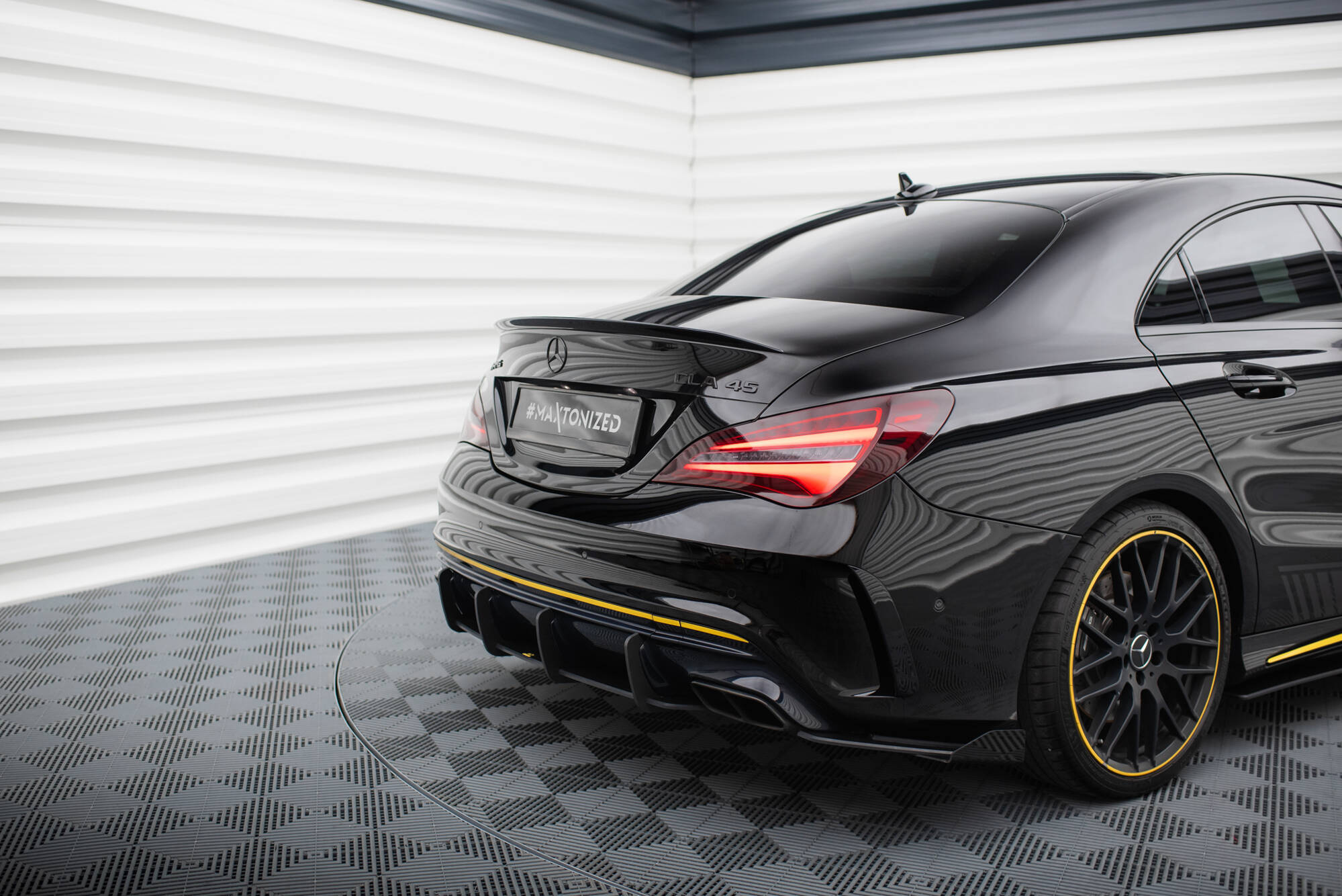 Maxton Design - Street Pro Diffusor für Mercedes - AMG CLA 45 C117 Facelift - Aerowerk.