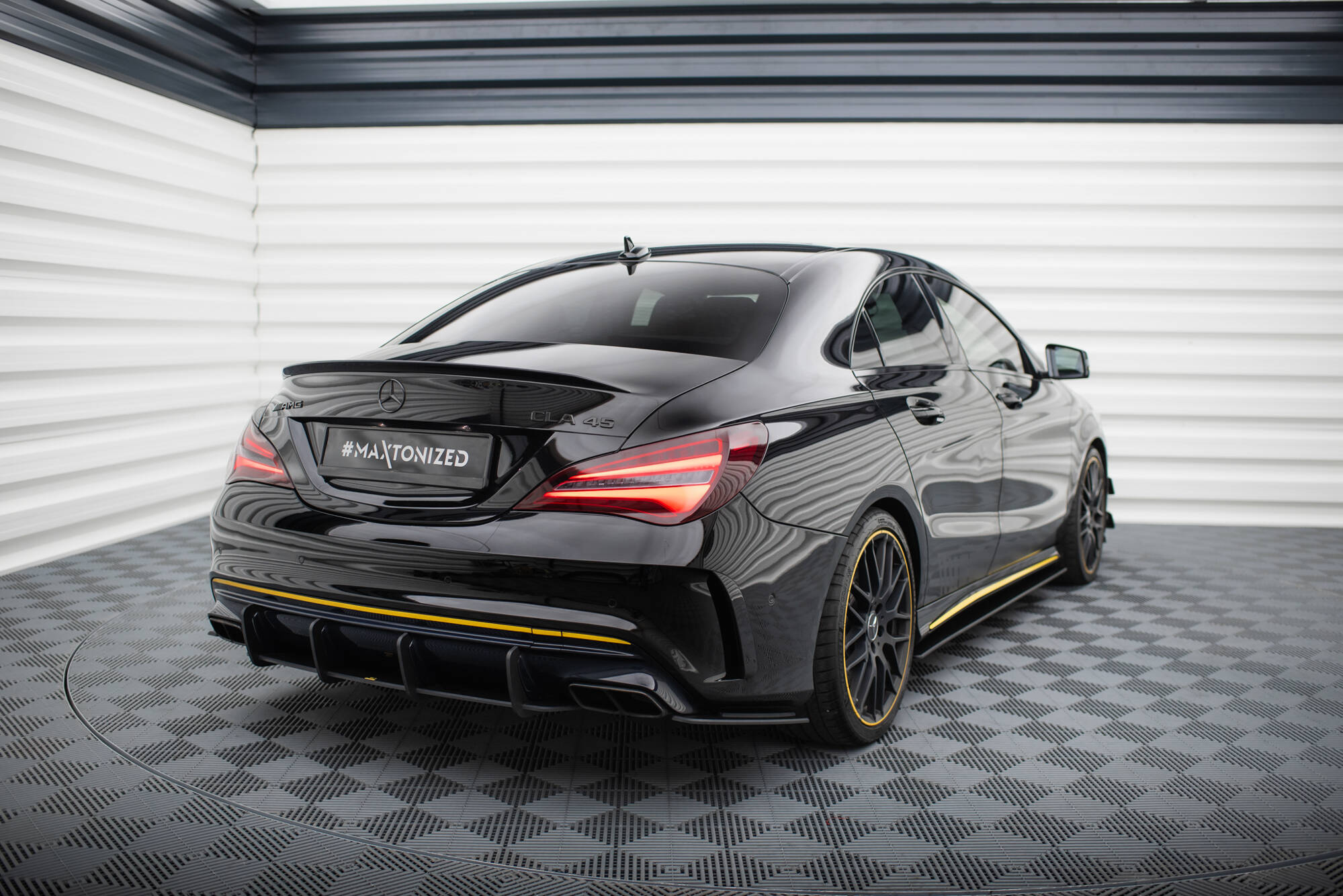 Maxton Design - Street Pro Diffusor für Mercedes - AMG CLA 45 C117 Facelift - Aerowerk.