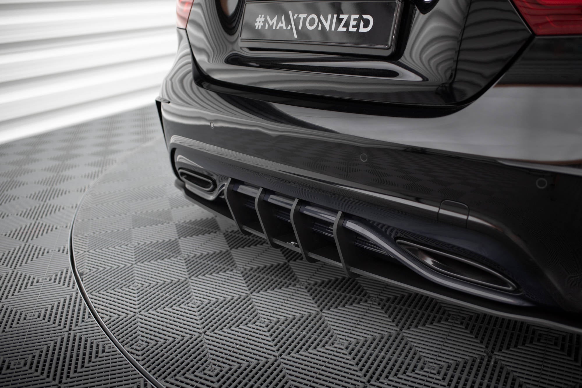 Maxton Design - Street Pro Diffusor für Mercedes - Benz A AMG - Line W176 Facelift - Aerowerk.