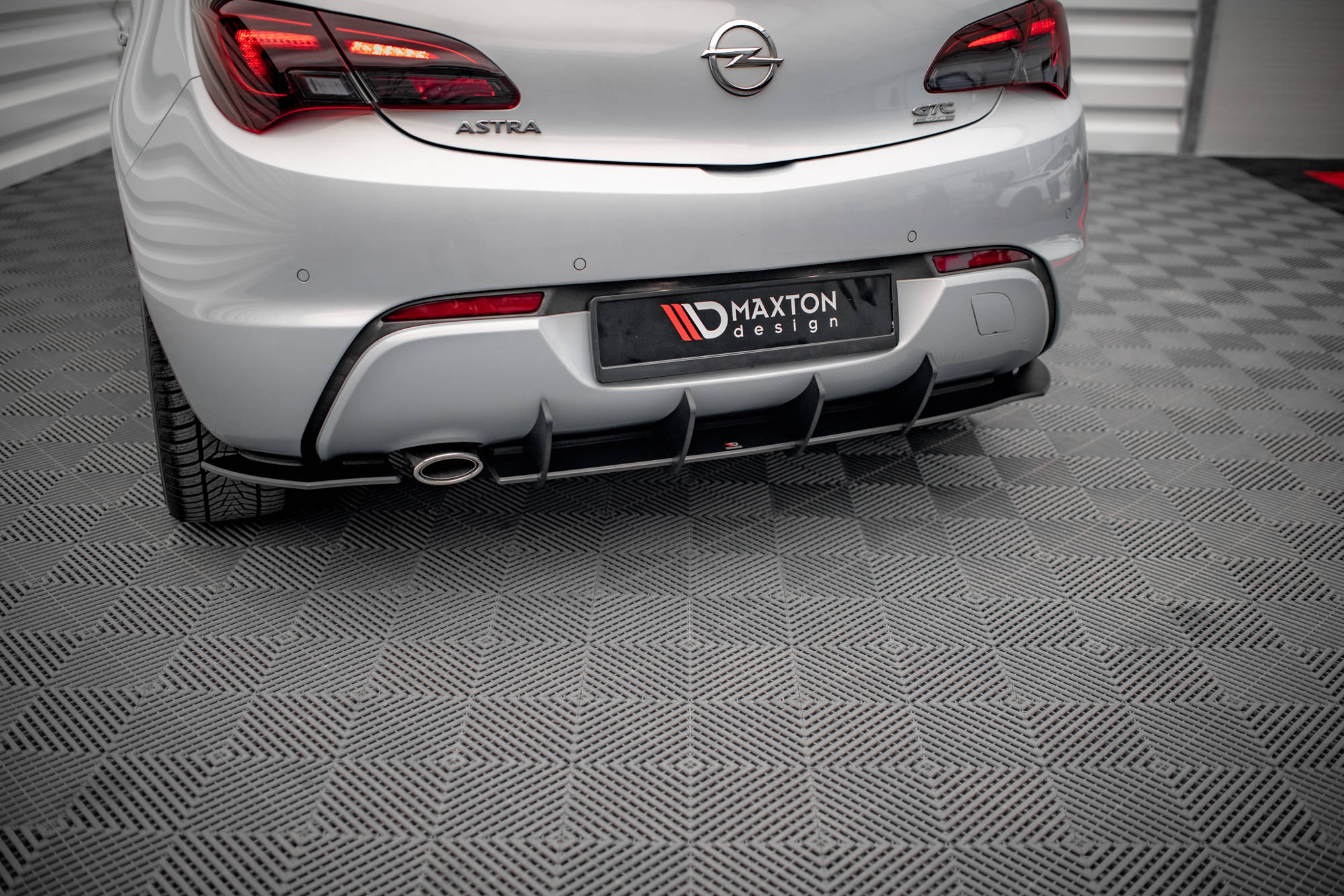 Maxton Design - Street Pro Diffusor für Opel Astra GTC OPC - Line J - Aerowerk.