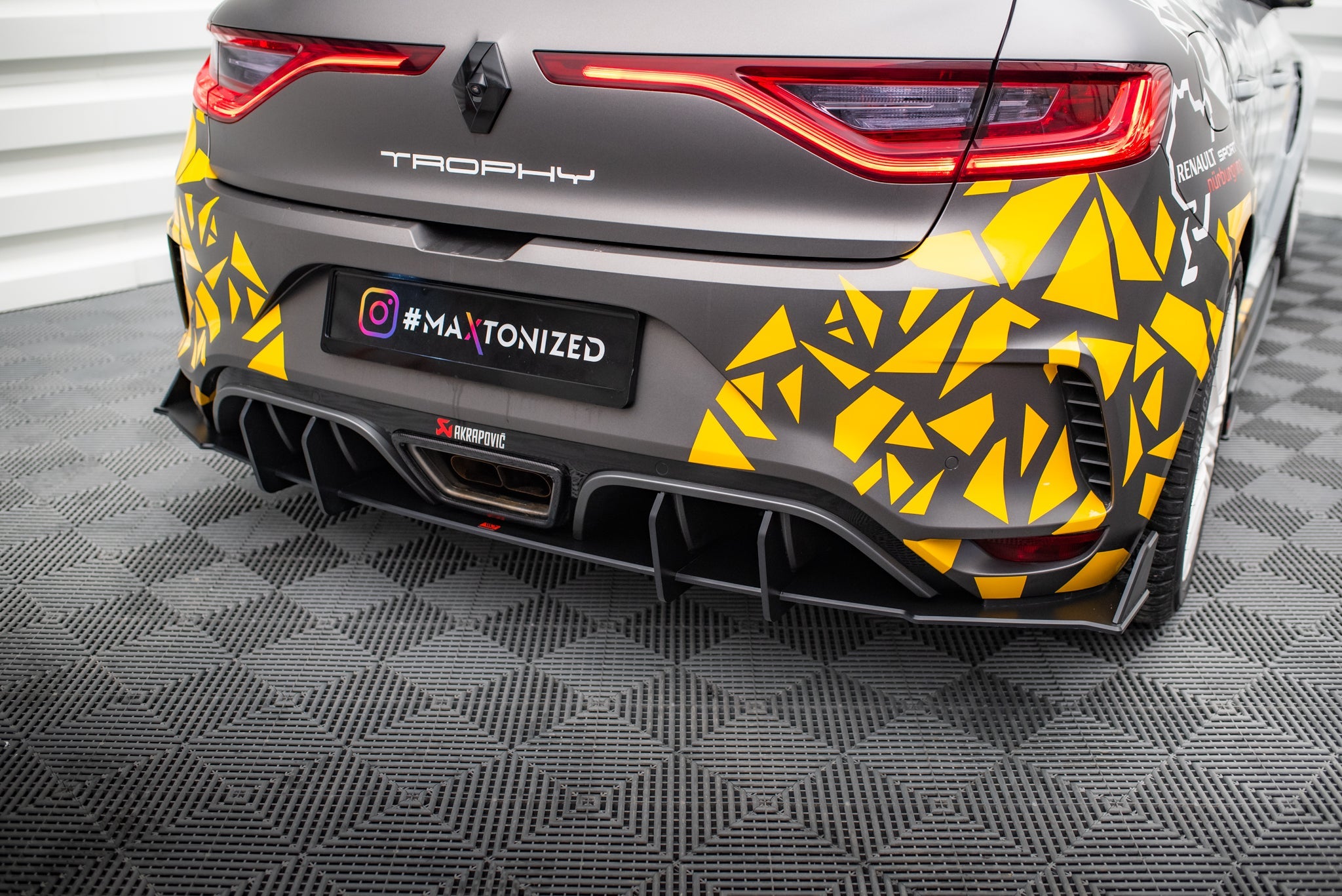 Maxton Design - Street Pro Diffusor für Renault Megane RS Mk4 - Aerowerk.