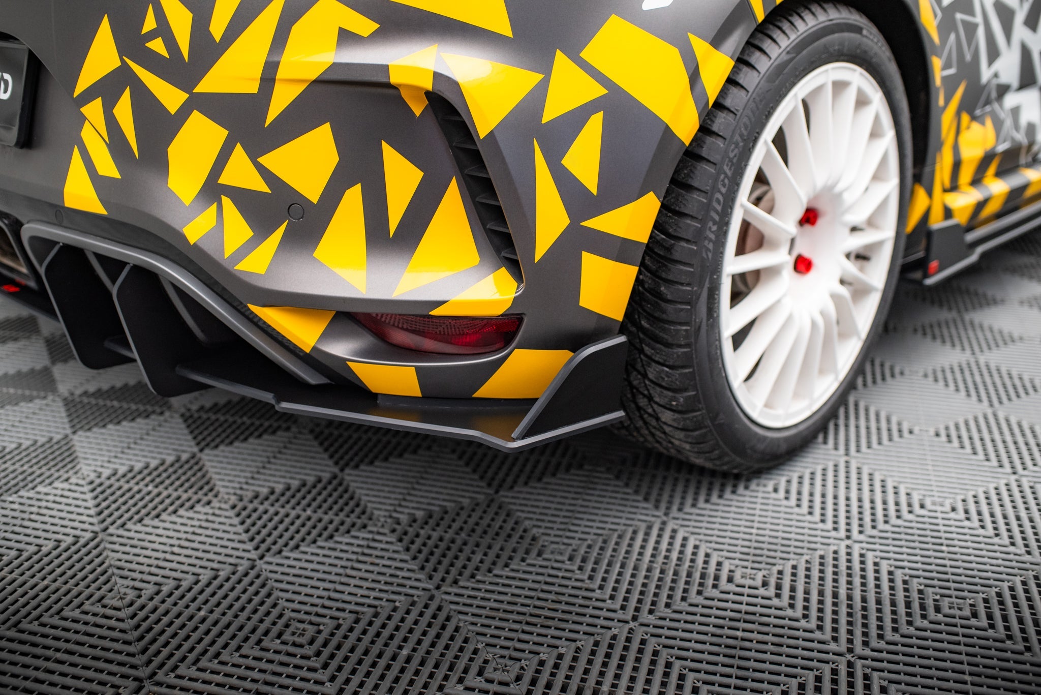 Maxton Design - Street Pro Diffusor für Renault Megane RS Mk4 - Aerowerk.