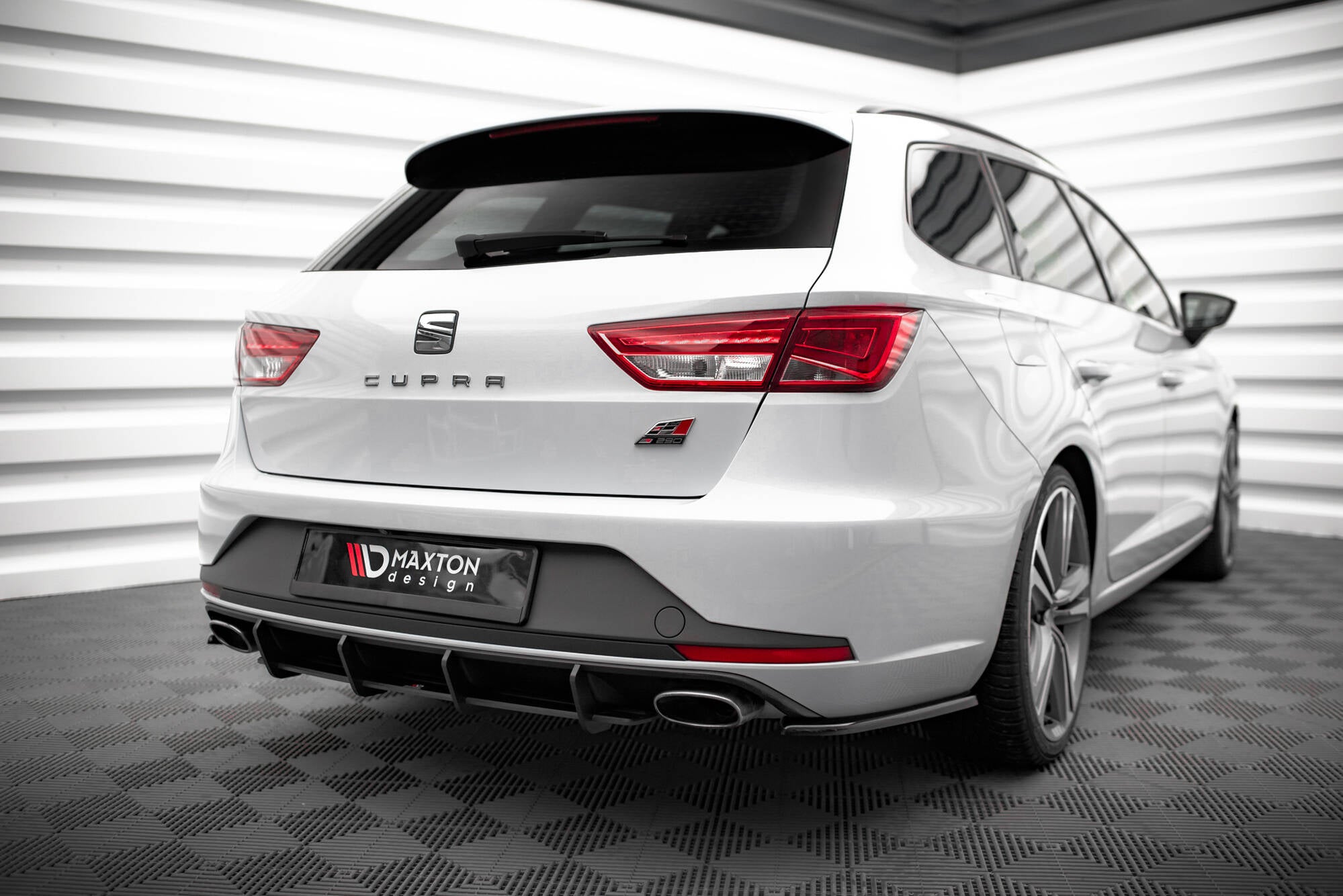 Maxton Design - Street Pro Diffusor für Seat Leon Cupra Sportstourer Mk3 - Aerowerk.