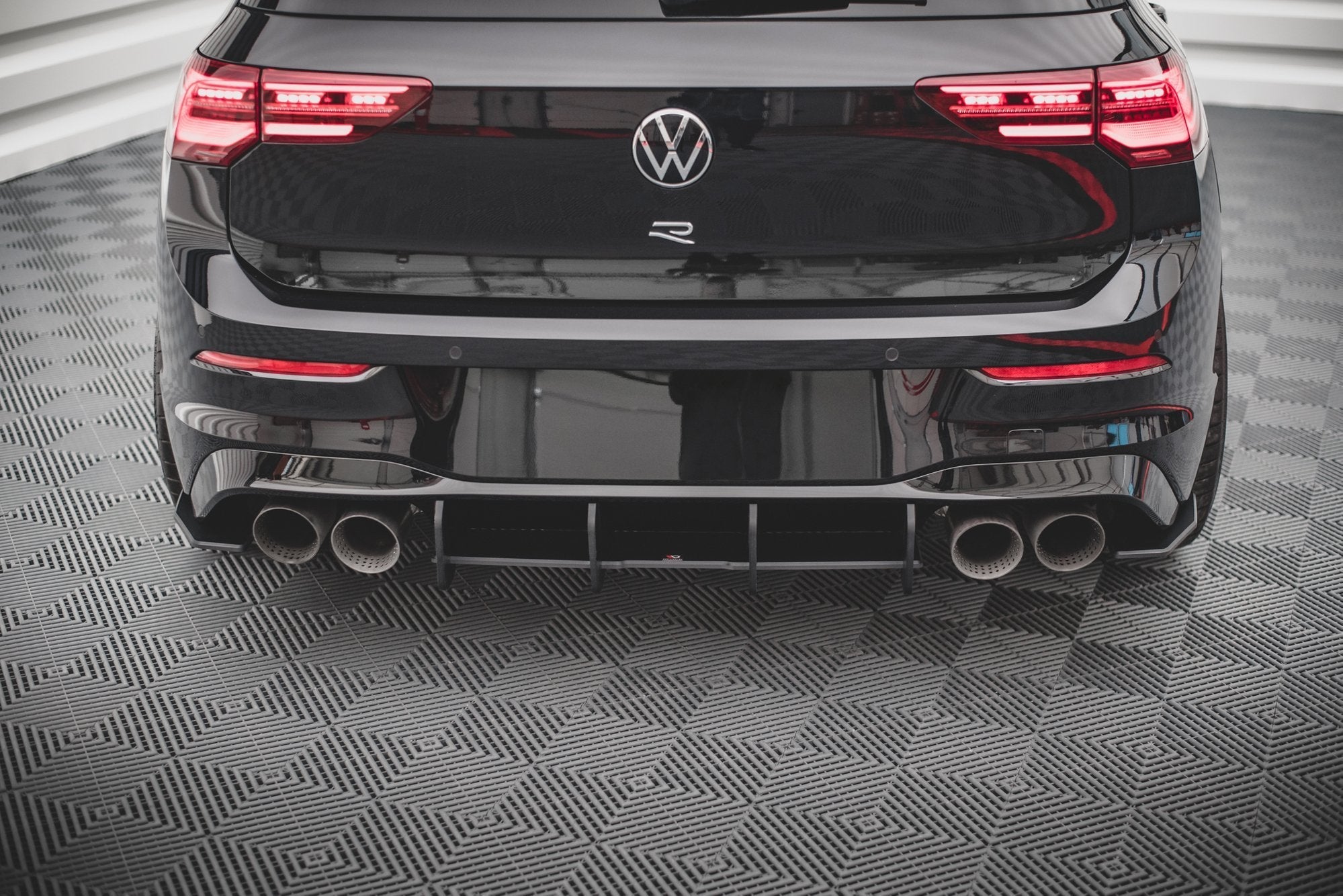 Maxton Design - Street Pro Diffusor für VW Golf R Mk8 - Aerowerk.