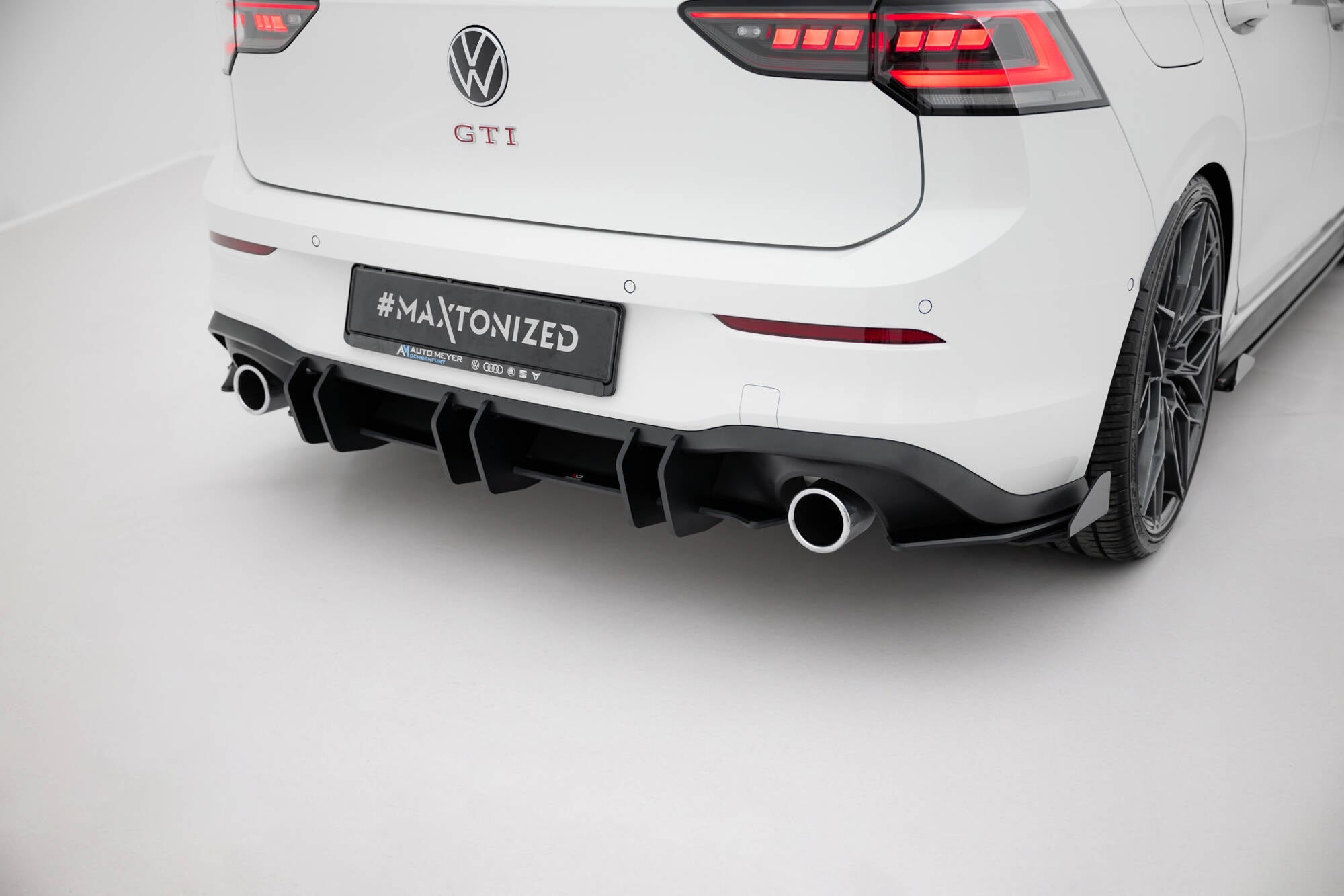 Maxton Design - Street Pro Diffusor V2 für VW Golf GTI Mk8 - Aerowerk.