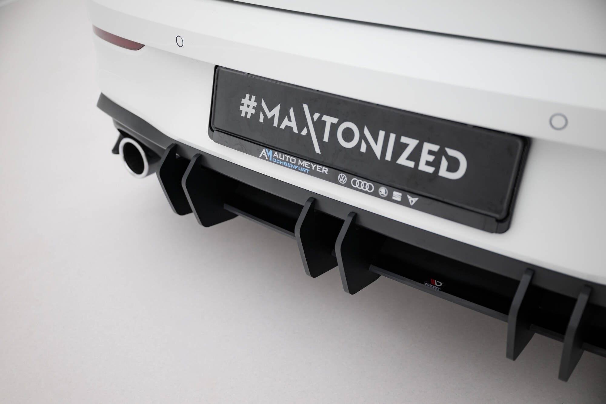 Maxton Design - Street Pro Diffusor V2 für VW Golf GTI Mk8 - Aerowerk.
