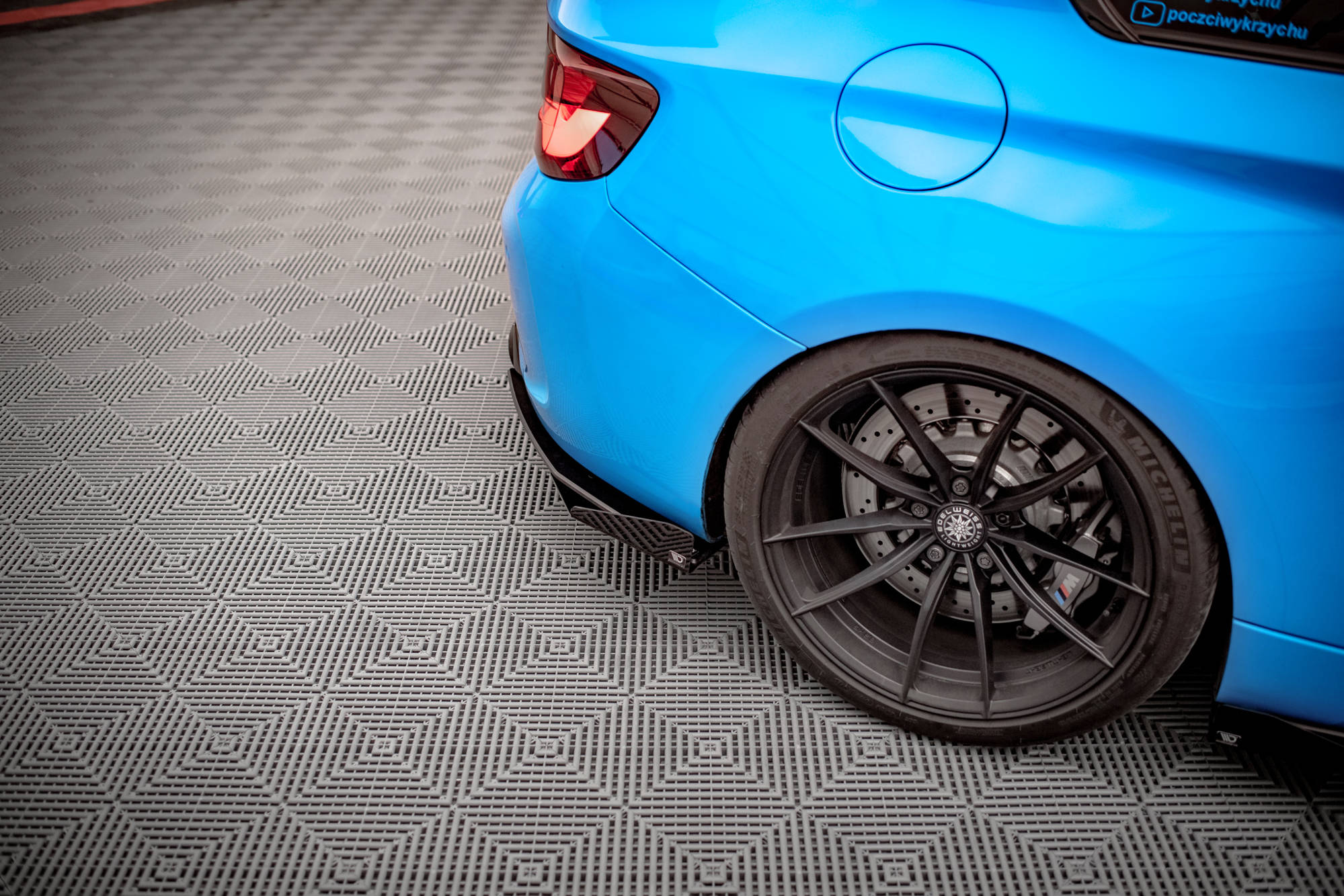 Maxton Design - Street Pro Flaps Heckansatz Diffusor +Flaps für BMW M2 F87 - Aerowerk.