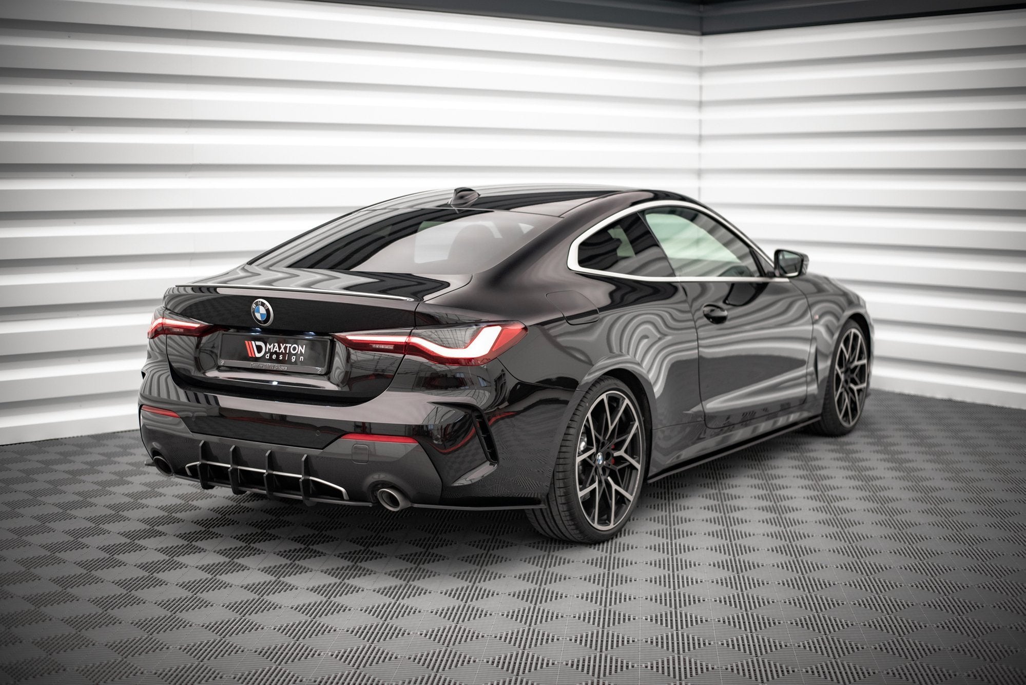 Maxton Design - Street Pro Flaps Heckansatz Diffusor für BMW 4er M - Paket G22 / G23 / G22 Facelift / G23 Facelift - Aerowerk.