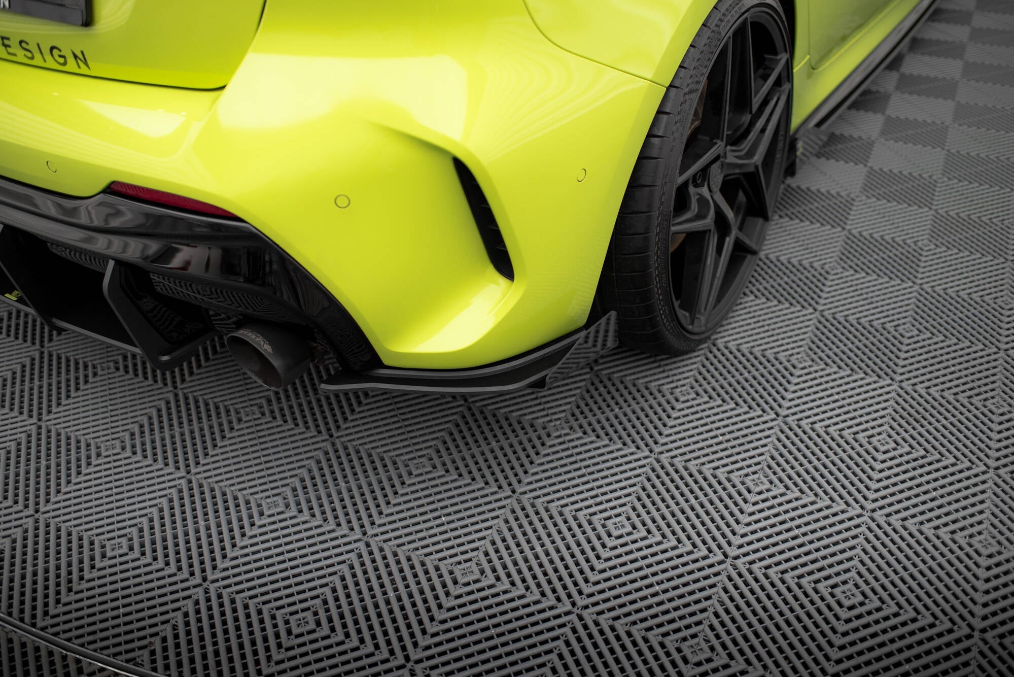 Maxton Design - Street Pro Flaps Heckansatz V.1 + Flaps für BMW 1er F40 M - Paket / M135i - Aerowerk.