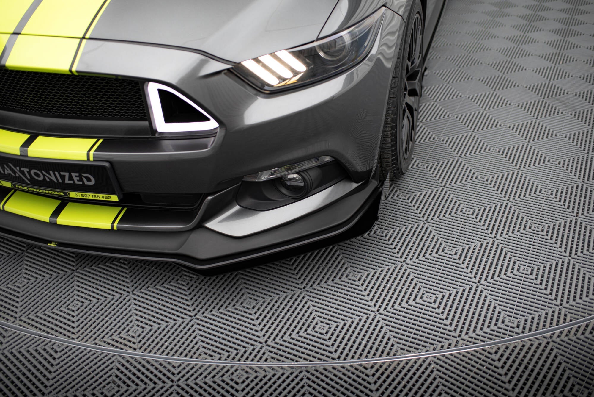 Maxton Design - Street Pro Frontlippe + Flaps für Ford Mustang GT Mk6 - Aerowerk.