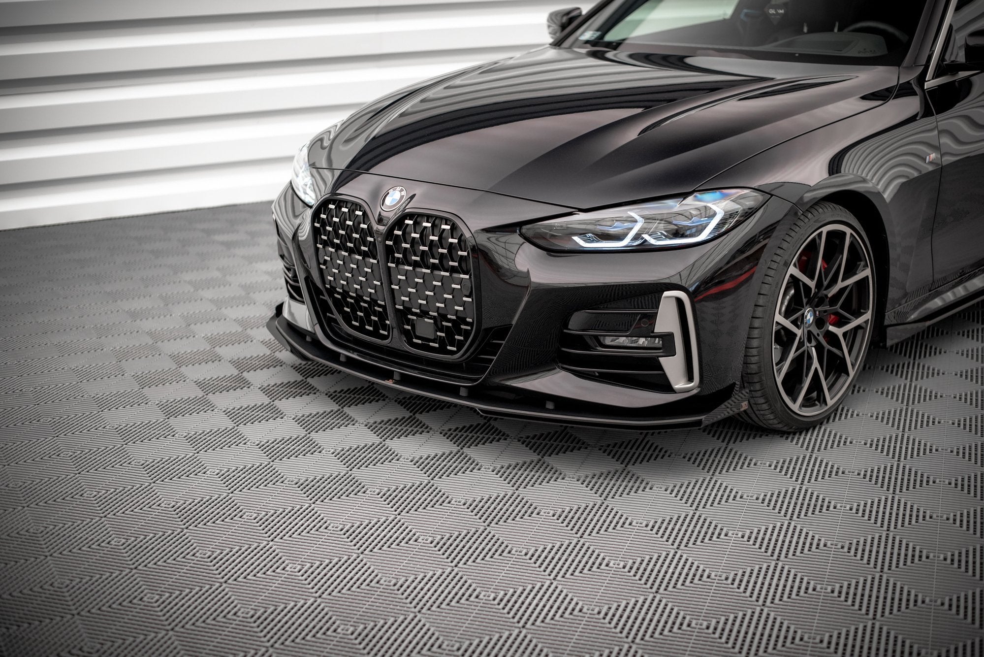 Maxton Design - Street Pro Frontlippe für + Flaps für BMW 4er M - Paket / M440i G22 / G23 / G22 Facelift / G23 Facelift - Aerowerk.