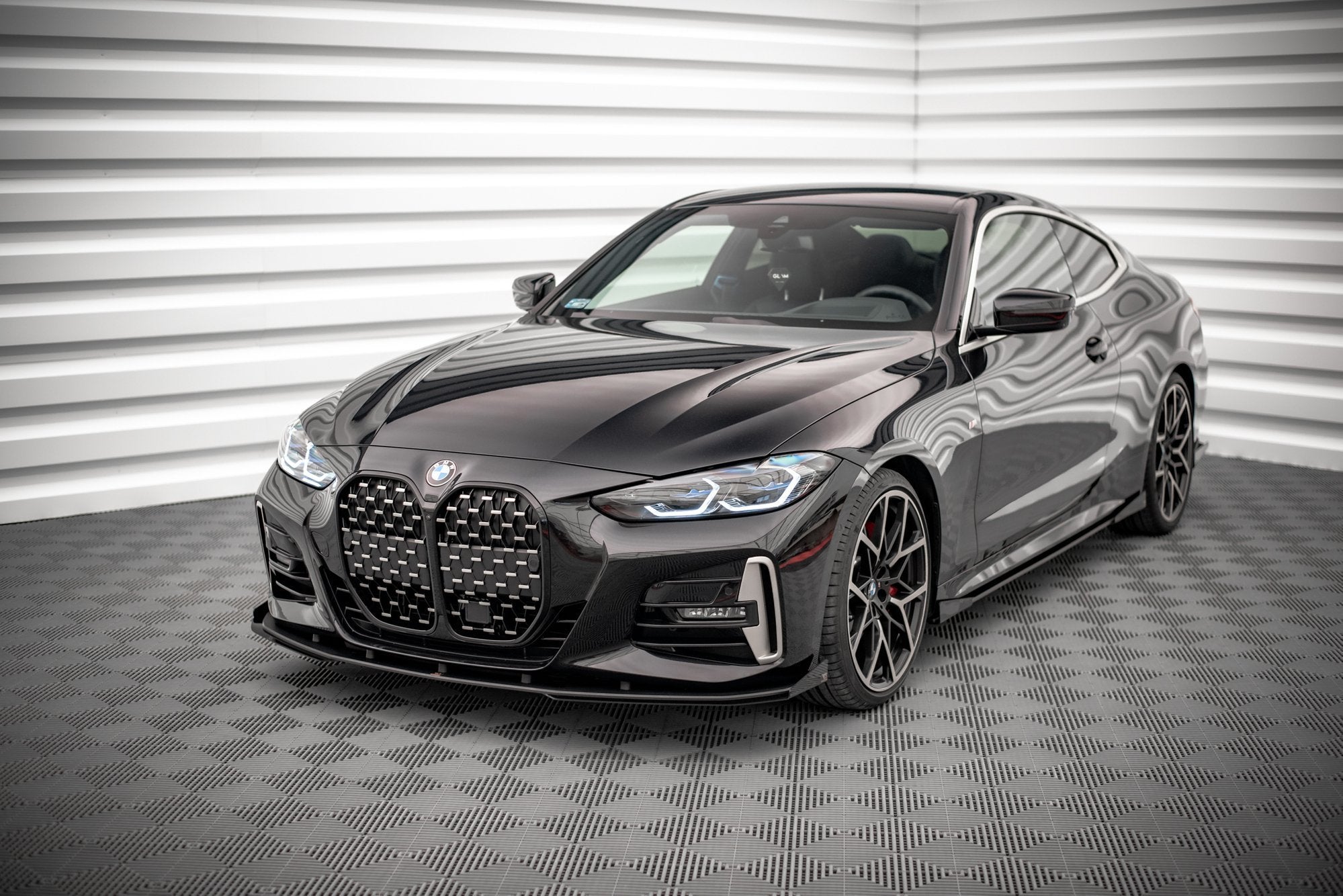 Maxton Design - Street Pro Frontlippe für + Flaps für BMW 4er M - Paket / M440i G22 / G23 / G22 Facelift / G23 Facelift - Aerowerk.