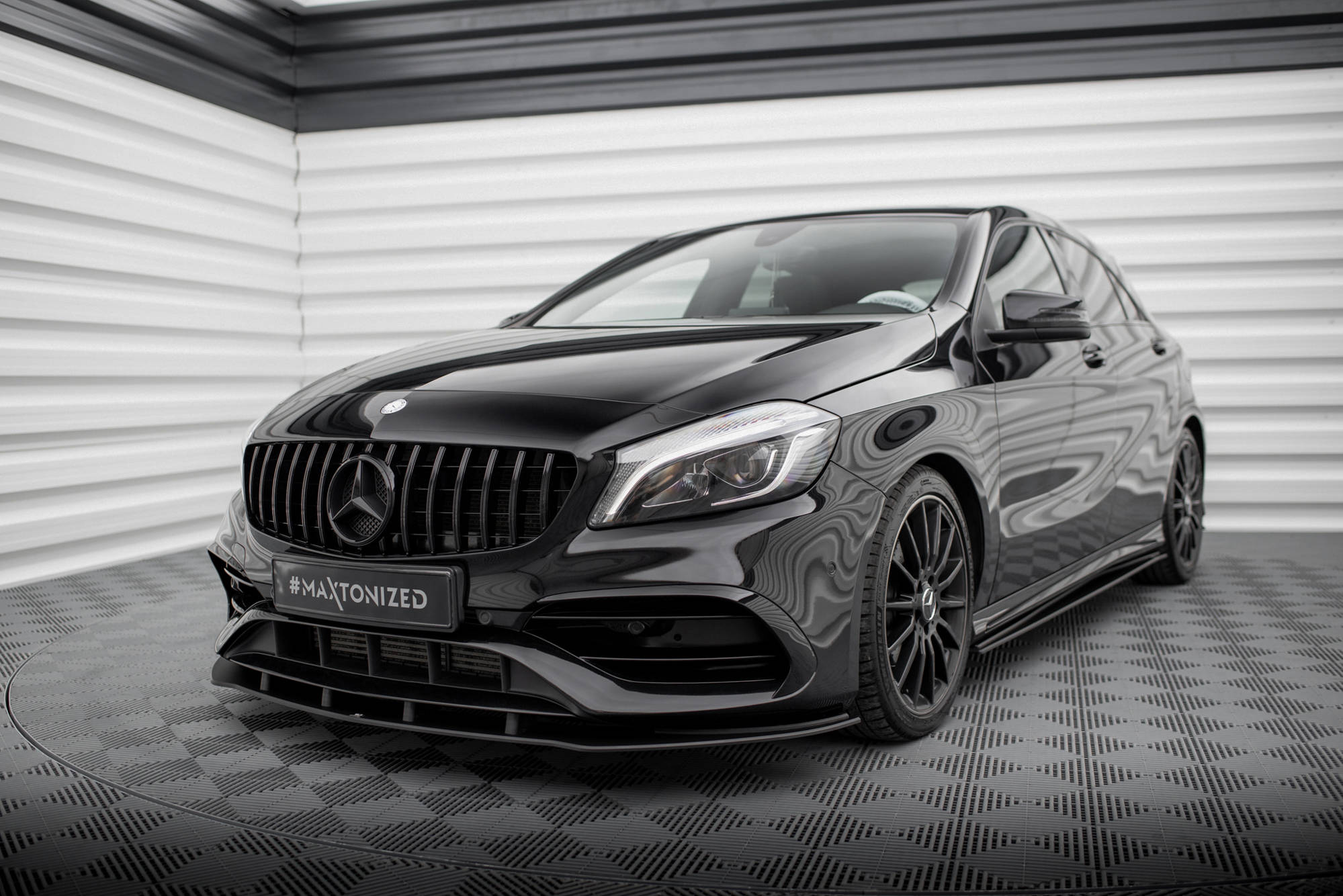 Maxton Design - Street Pro Frontlippe für für Mercedes - Benz A AMG - Line W176 Facelift - Aerowerk.