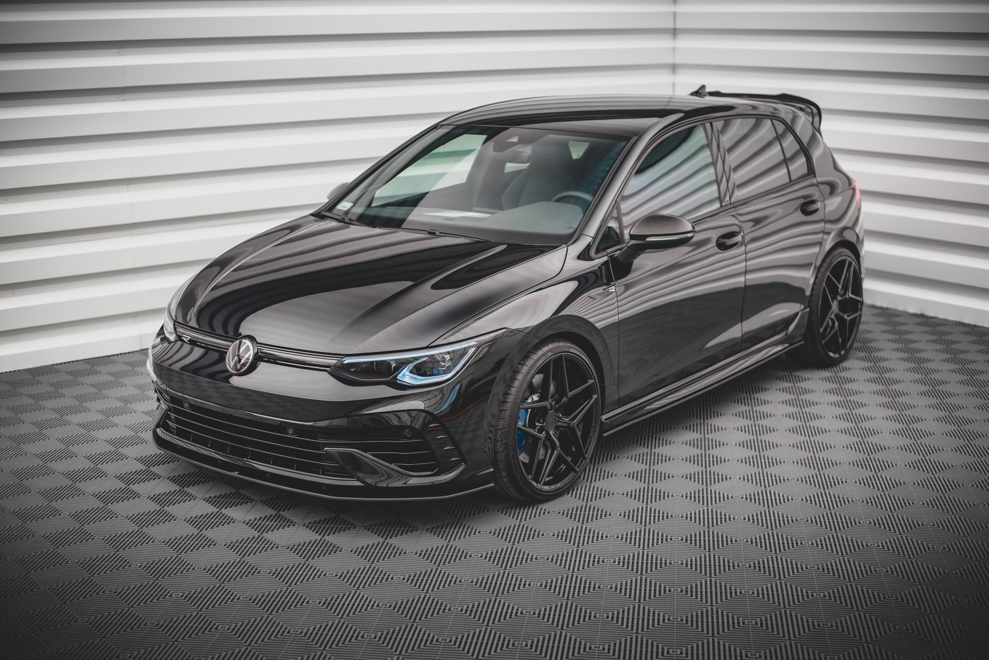 Maxton Design - Street Pro Frontlippe für VW Golf R Mk8 - Aerowerk.