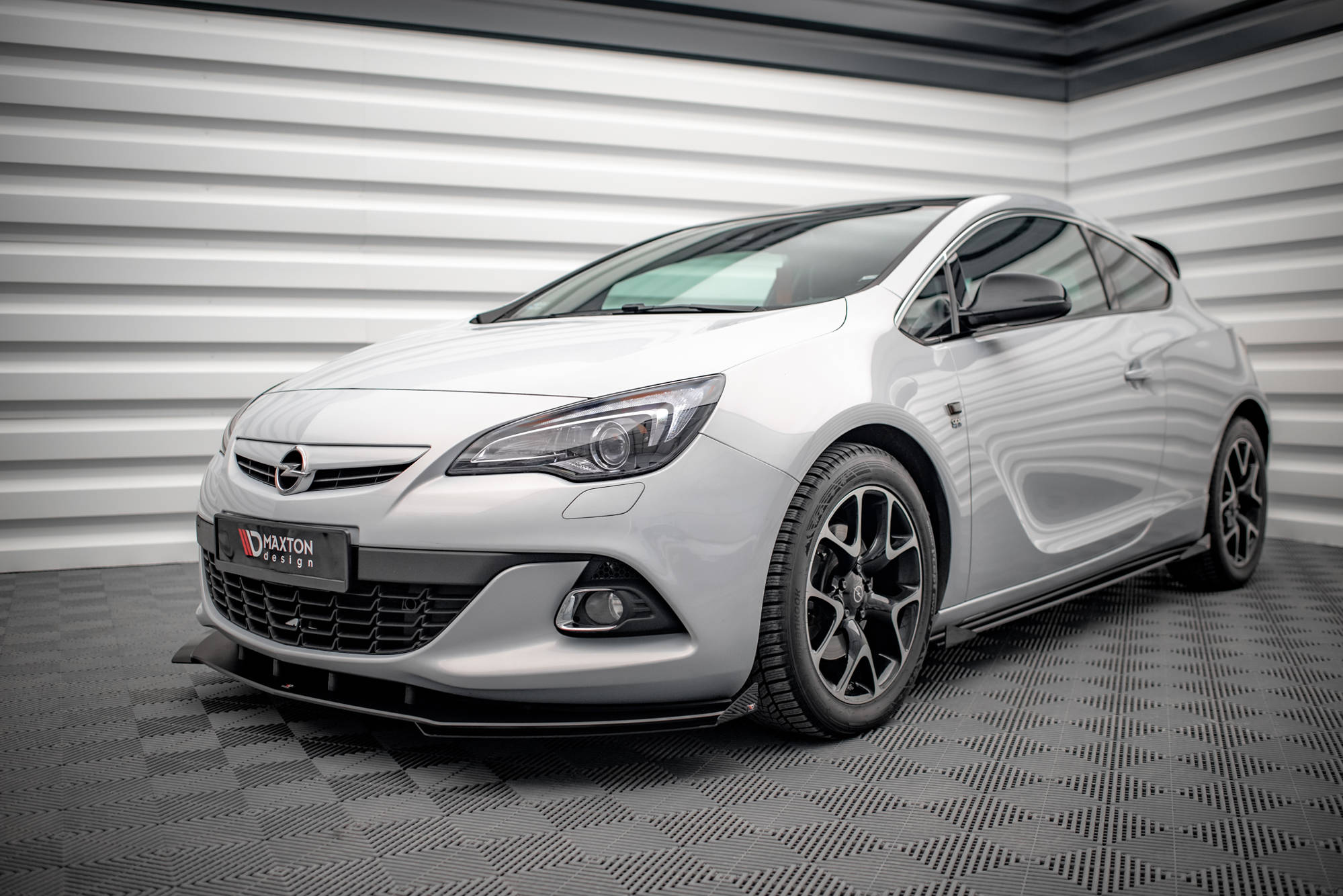Maxton Design - Street Pro Frontlippe V1 für + Flaps für + Flaps Opel Astra GTC OPC - Line J - Aerowerk.
