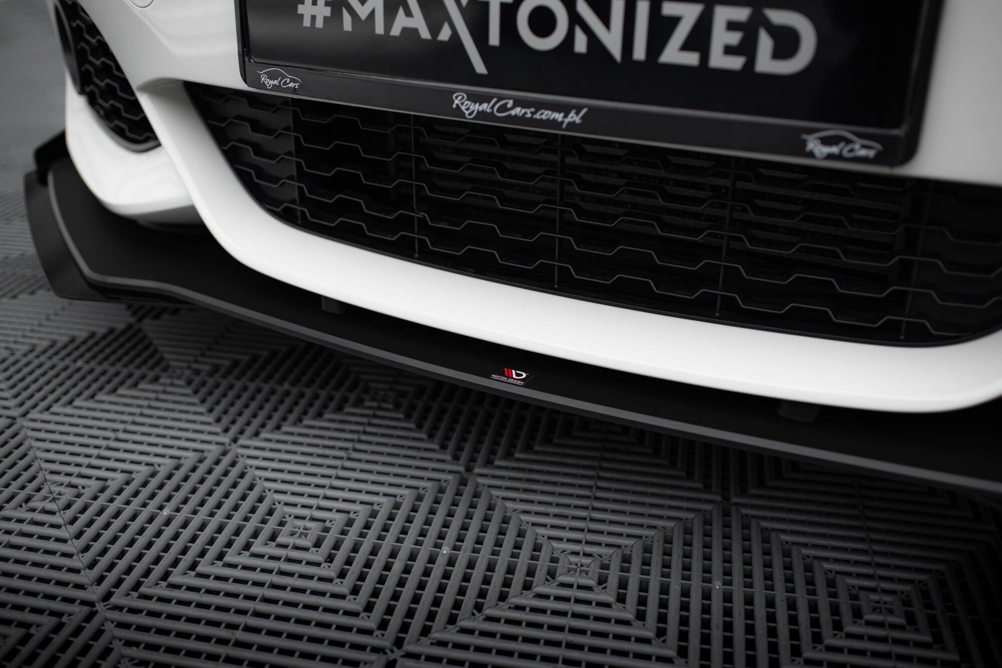 Maxton Design - Street Pro Frontlippe V3 für + Flaps für BMW 1er F20 M - Paket Facelift / M140i - Aerowerk.