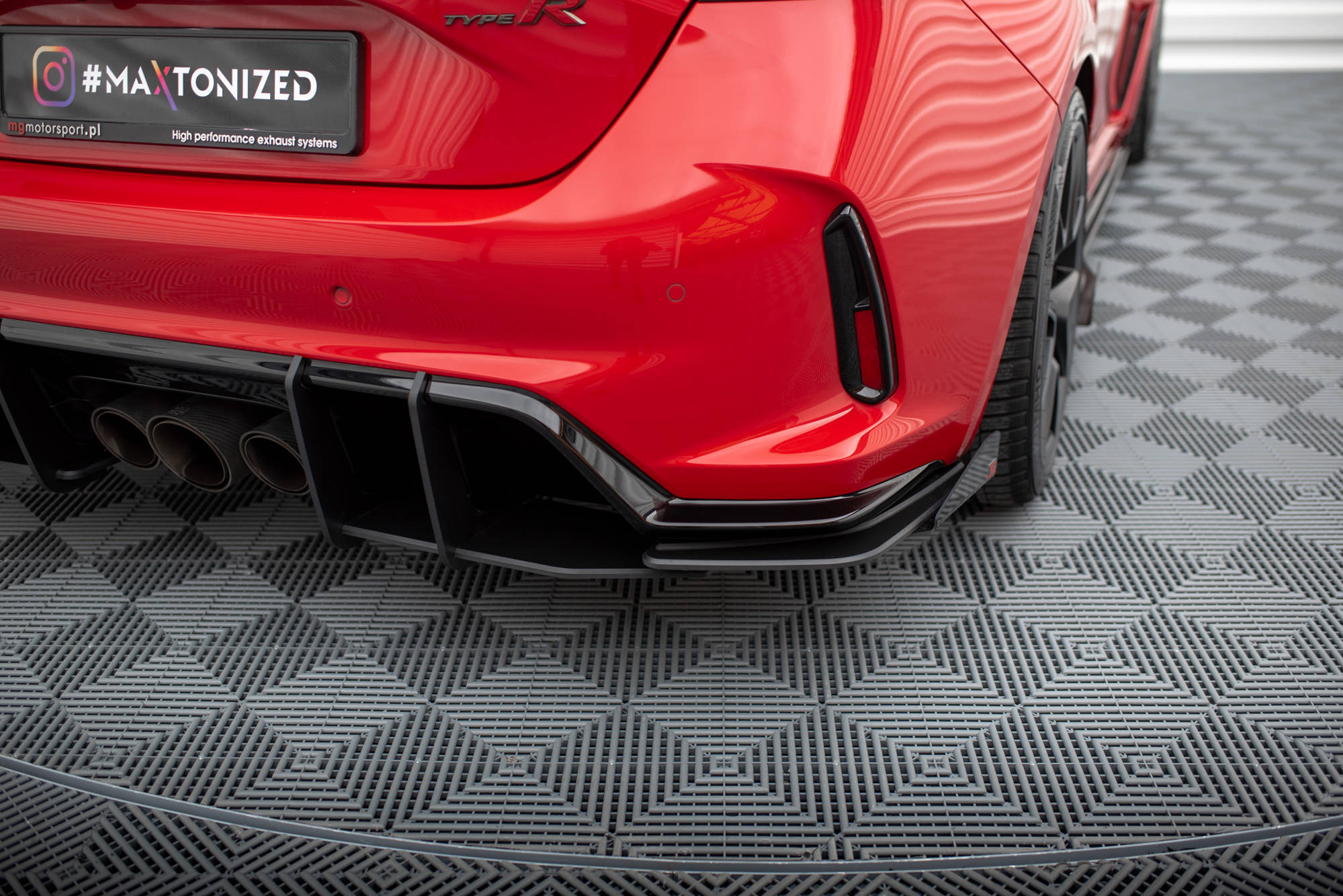Maxton Design - Street Pro Heck Ansatz Flaps Diffusor + Flaps für Honda Civic Type - R Mk 11 - Aerowerk.