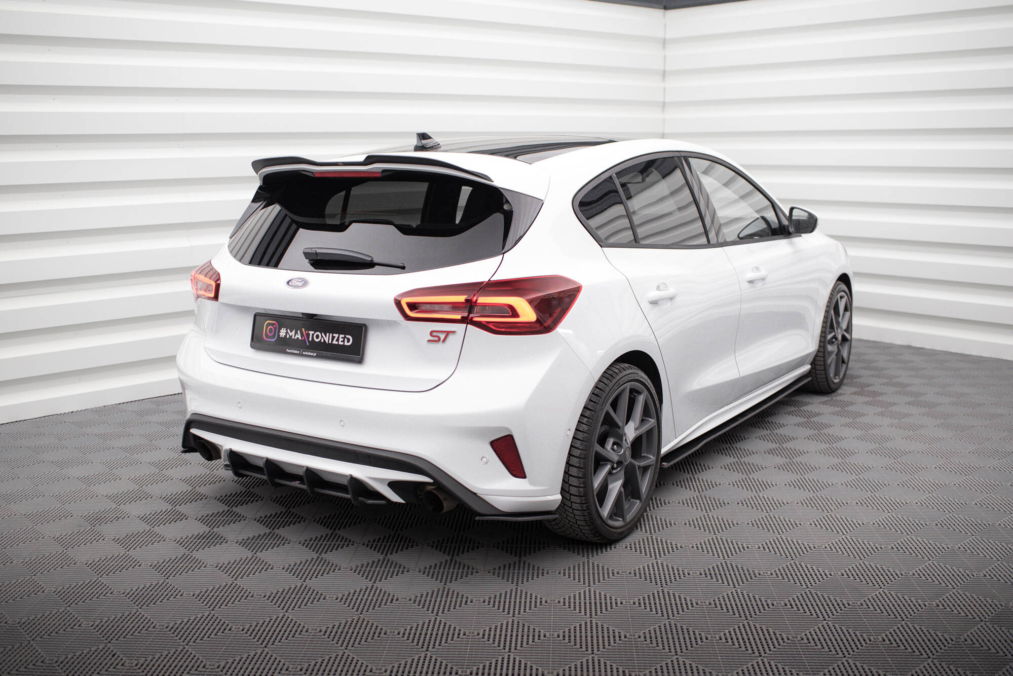 Maxton Design - Street Pro Heck Ansatz Flaps Diffusor für Ford Focus ST Mk4 - Aerowerk.