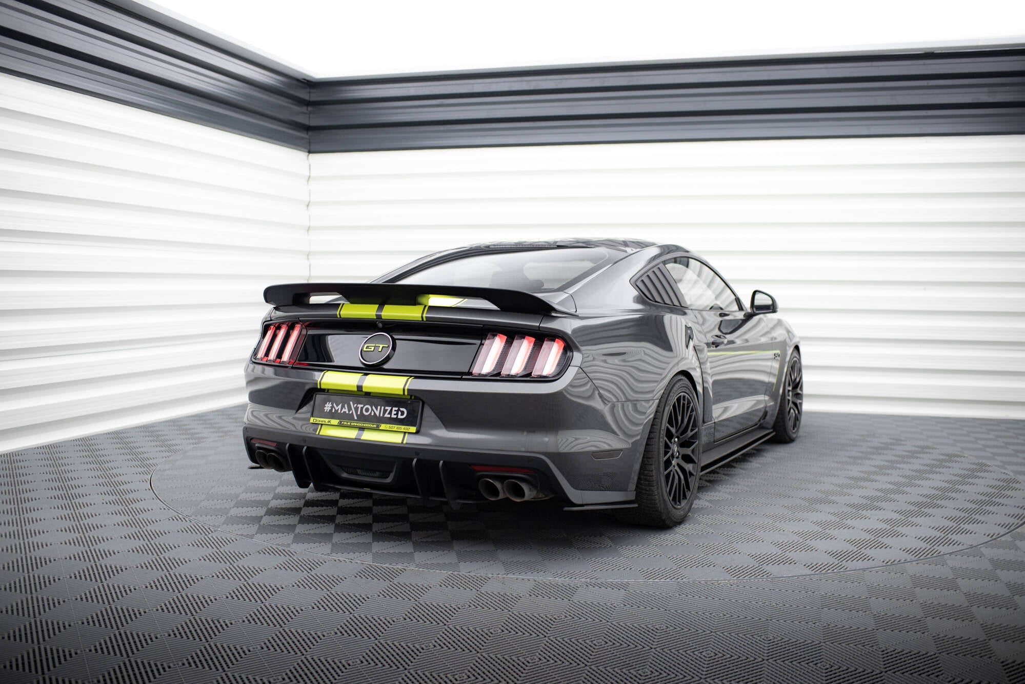 Maxton Design - Street Pro Heck Ansatz Flaps Diffusor für Ford Mustang GT Mk6 - Aerowerk.