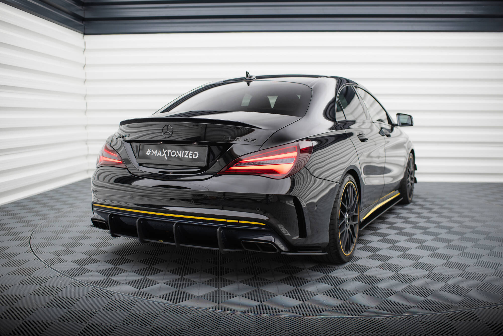Maxton Design - Street Pro Heck Ansatz Flaps Diffusor für Mercedes - AMG CLA 45 C117 Facelift - Aerowerk.