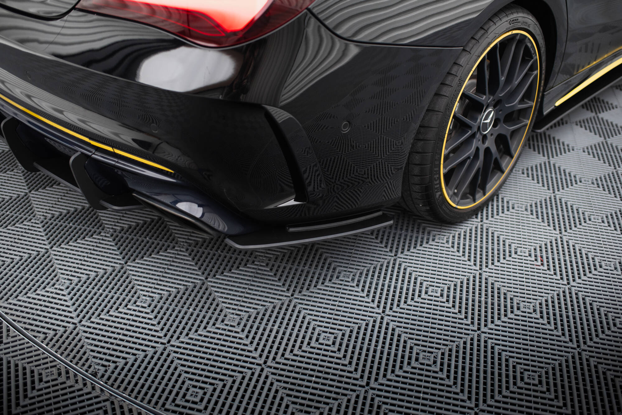 Maxton Design - Street Pro Heck Ansatz Flaps Diffusor für Mercedes - AMG CLA 45 C117 Facelift - Aerowerk.