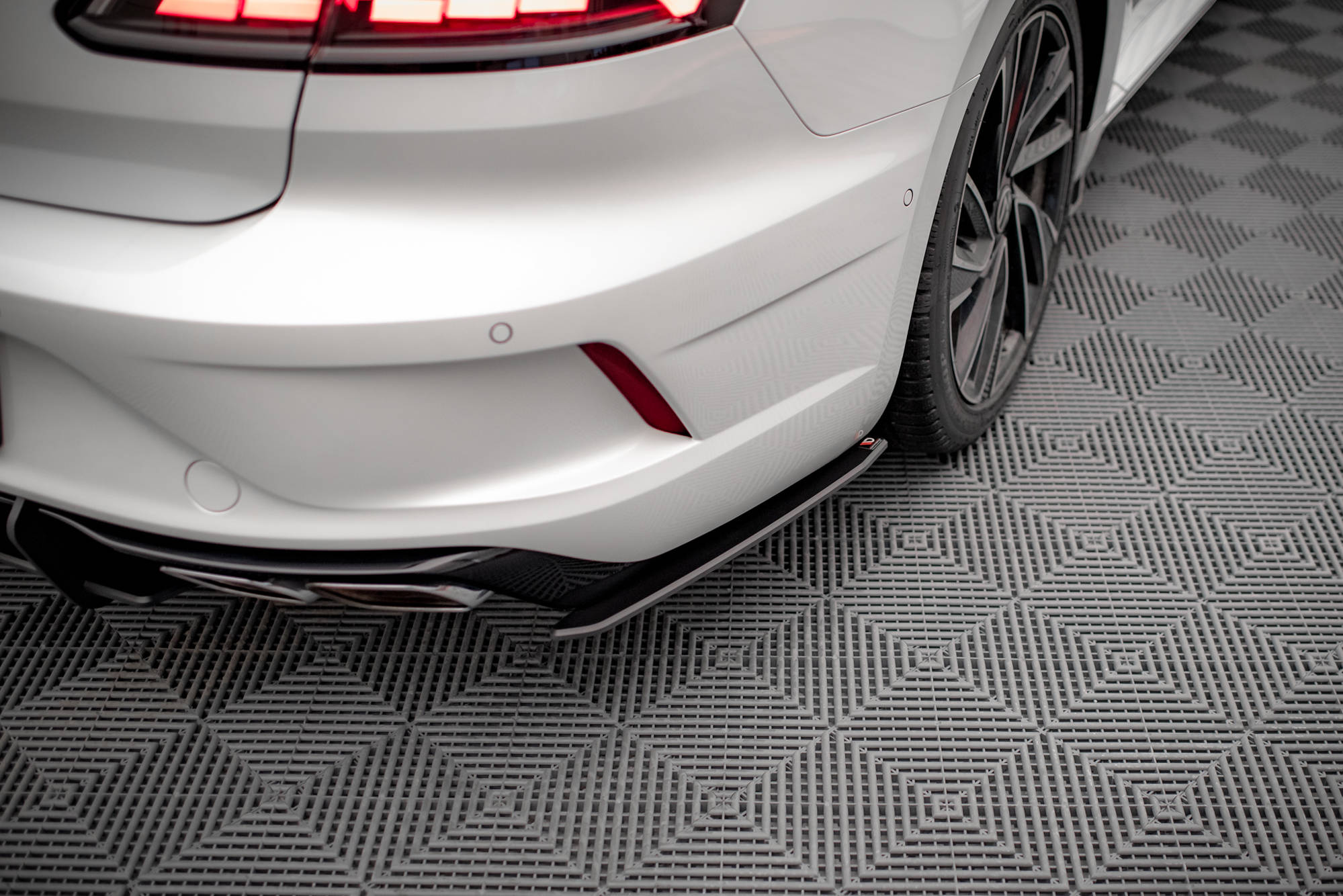 Maxton Design - Street Pro Heck Ansatz Flaps Diffusor für VW Arteon R - Aerowerk.
