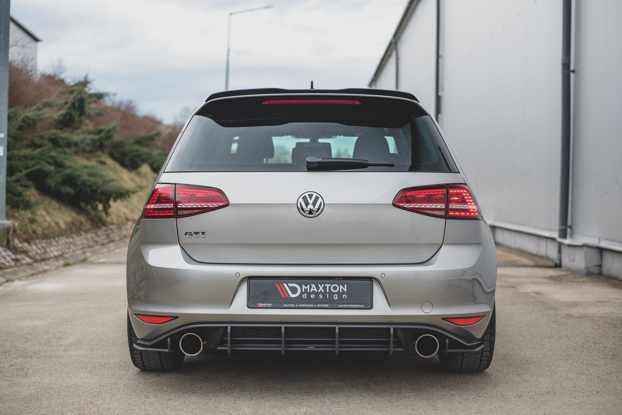 Maxton Design - Street Pro Heck Ansatz Flaps Diffusor V1 für L + R VW Golf 7 GTI - Aerowerk.