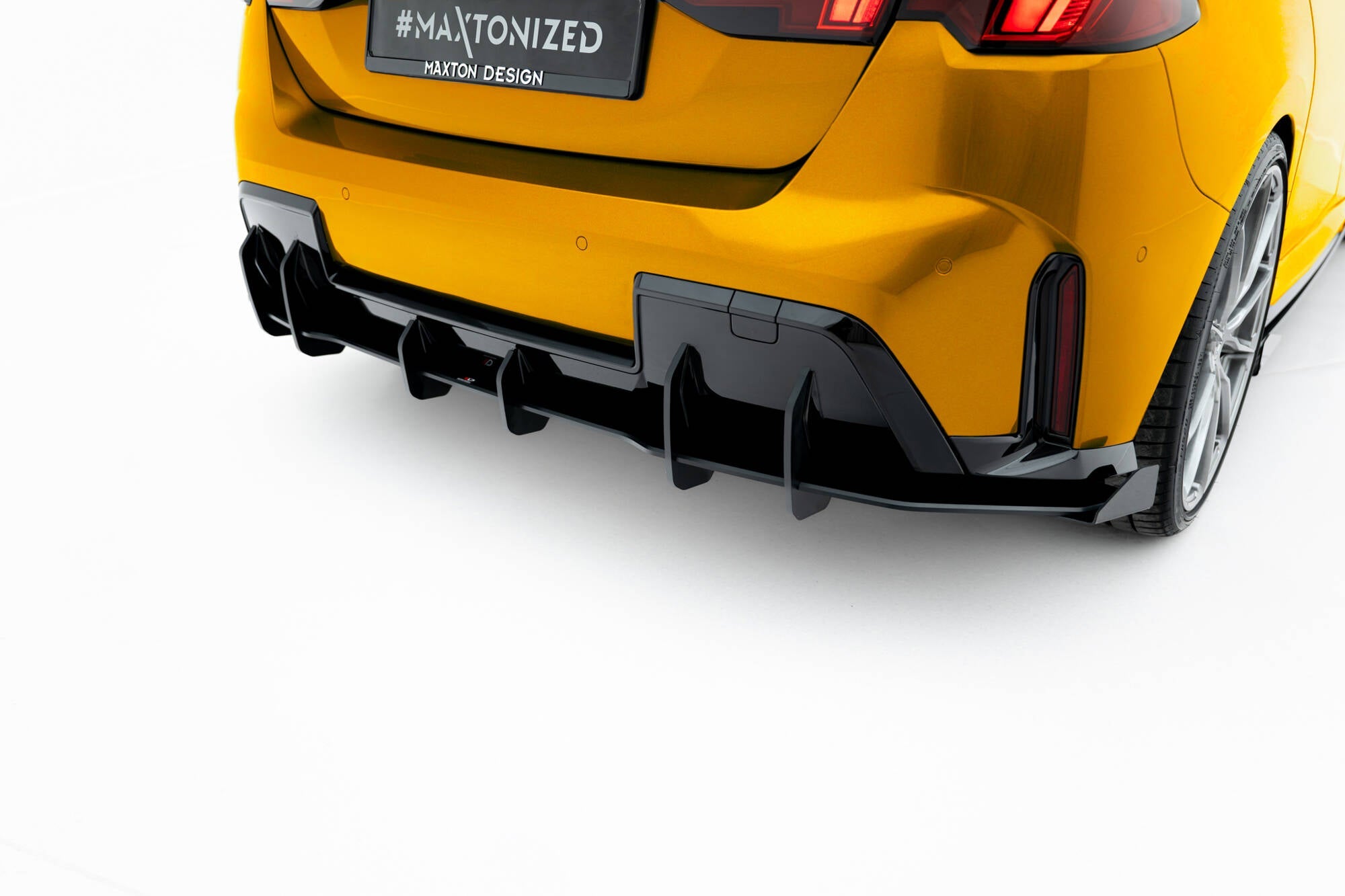 Maxton Design - Street Pro Heckschürze + Flaps für BMW 1er M - Paket F70 - Aerowerk.